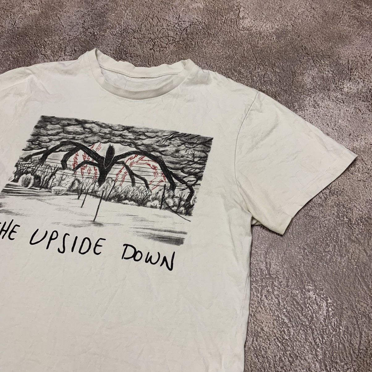 Vintage vintage horror creepy tee ‘ the upside down ‘ monster y2k Size US M / EU 48-50 / 2 - 4 Thumbnail