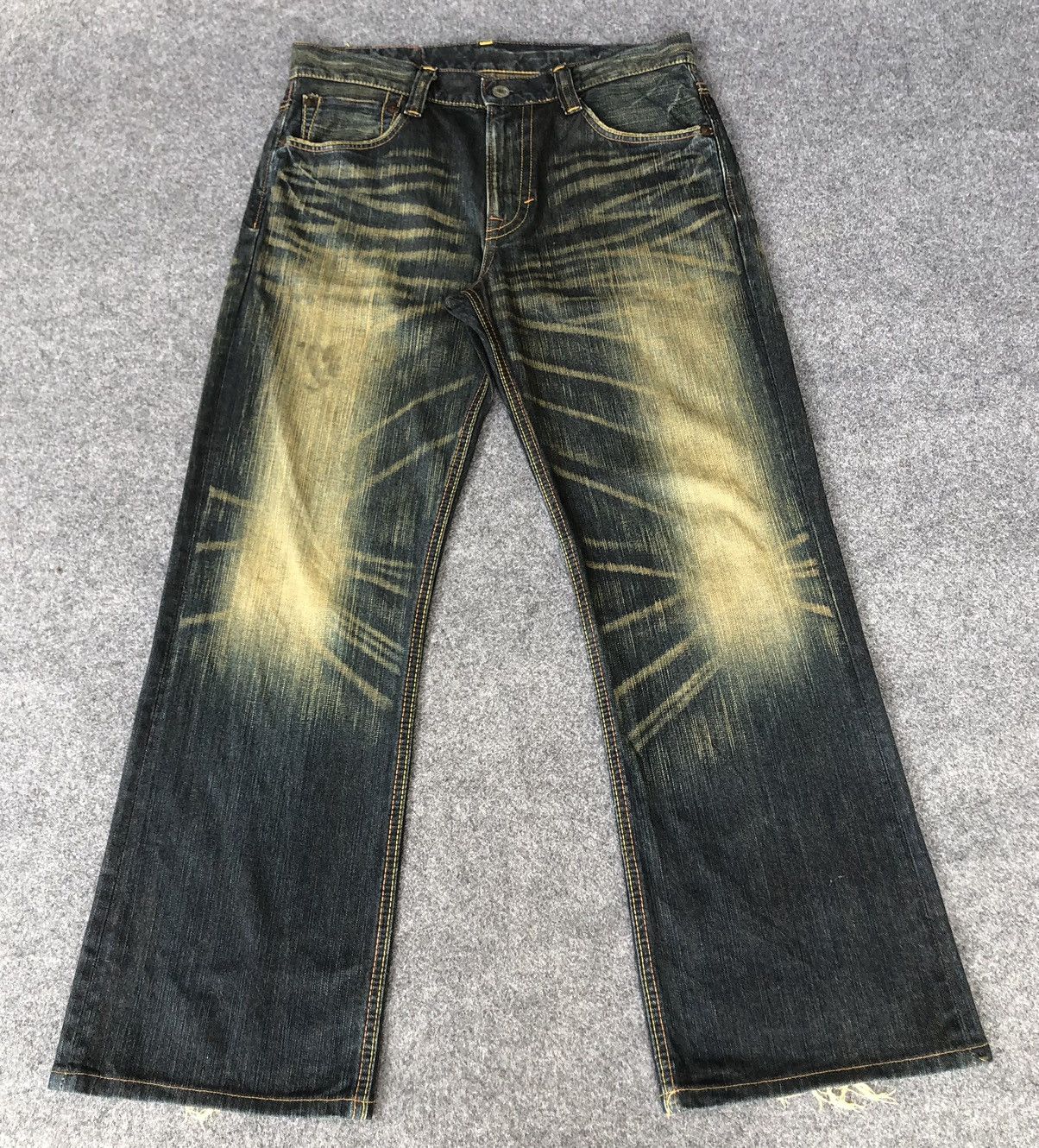 Edwin Vintage🔥EDWIN🔥Distressed Thunder Light Wash Flare Denim Size US 35 - 1 Thumbnail