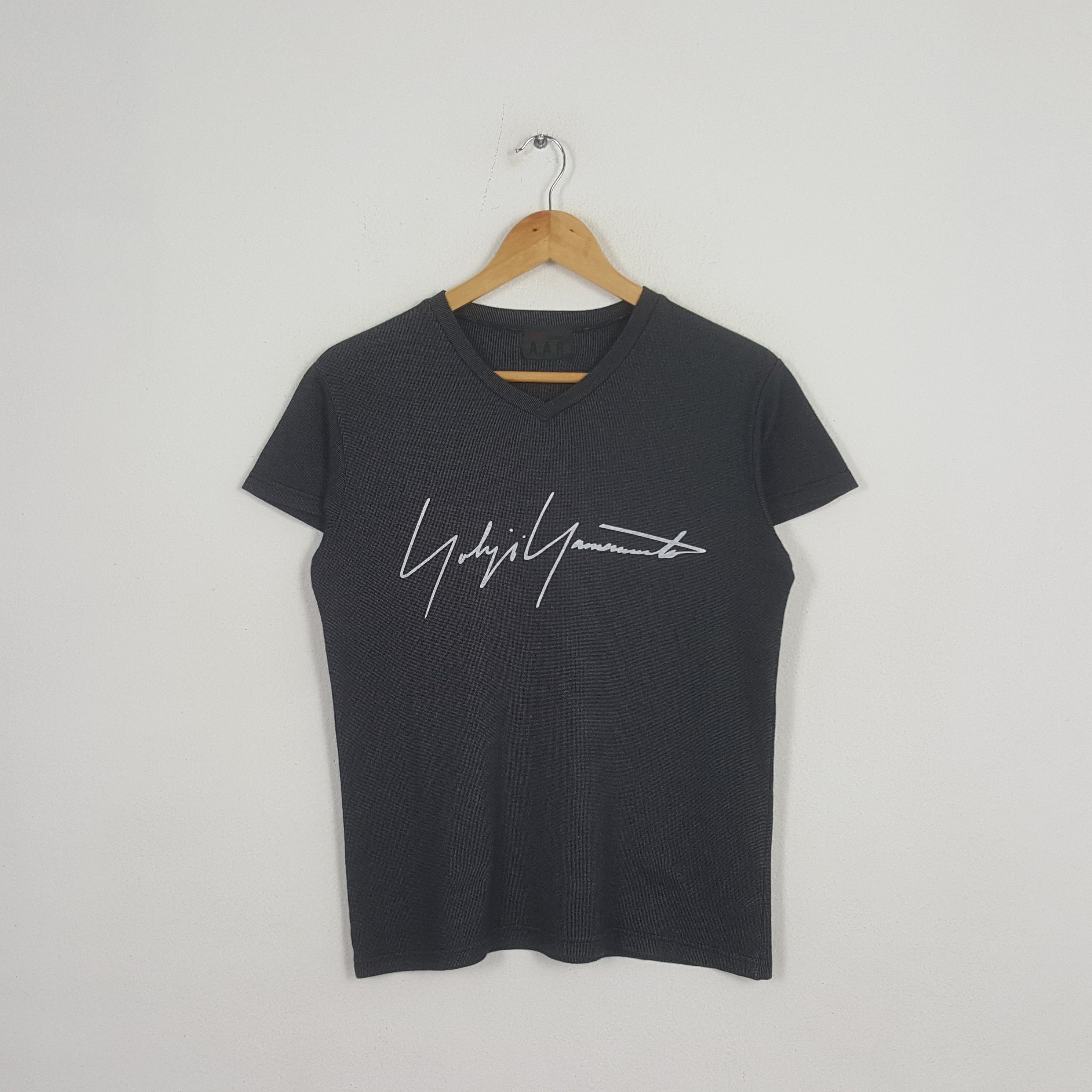 Japanese Brand Vintage Yohji Yamamoto Japanese Designer Sign Design Tshirt Size US M / EU 48-50 / 2 - 1 Thumbnail