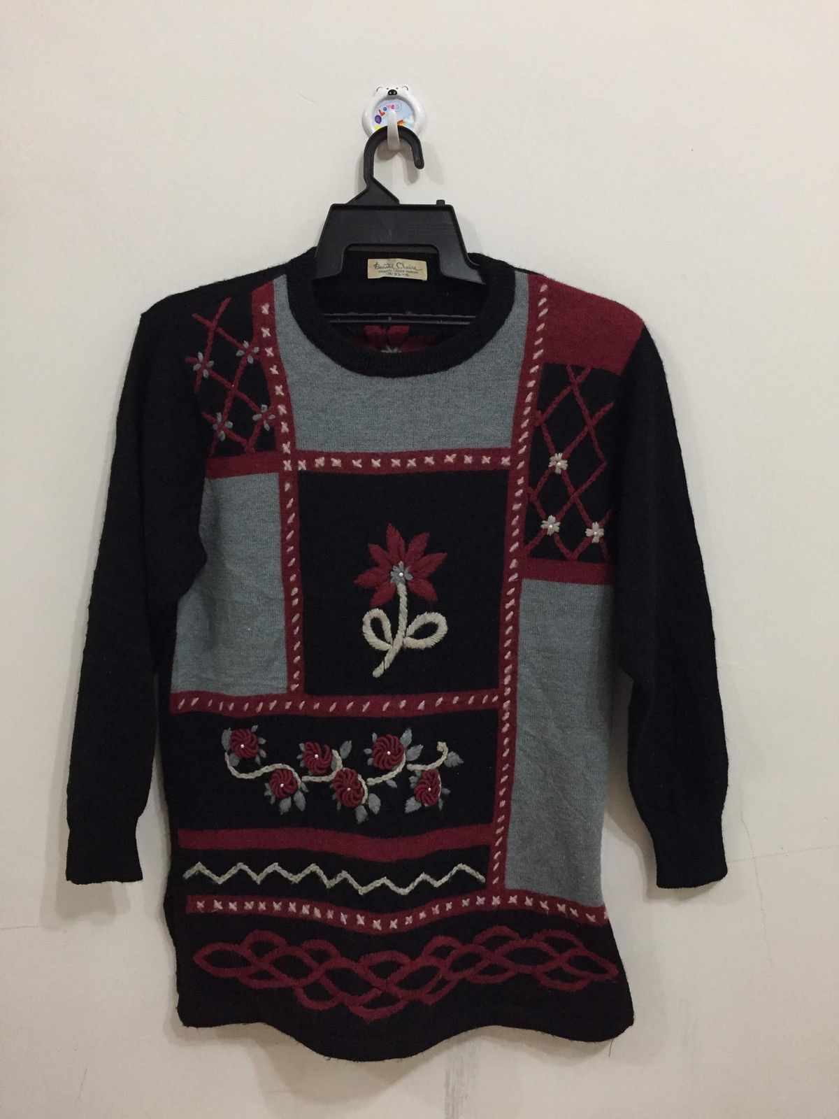 Vintage Beauty Claire knitwear Flower embroidered fit M Size M / US 6-8 / IT 42-44 - 1 Thumbnail
