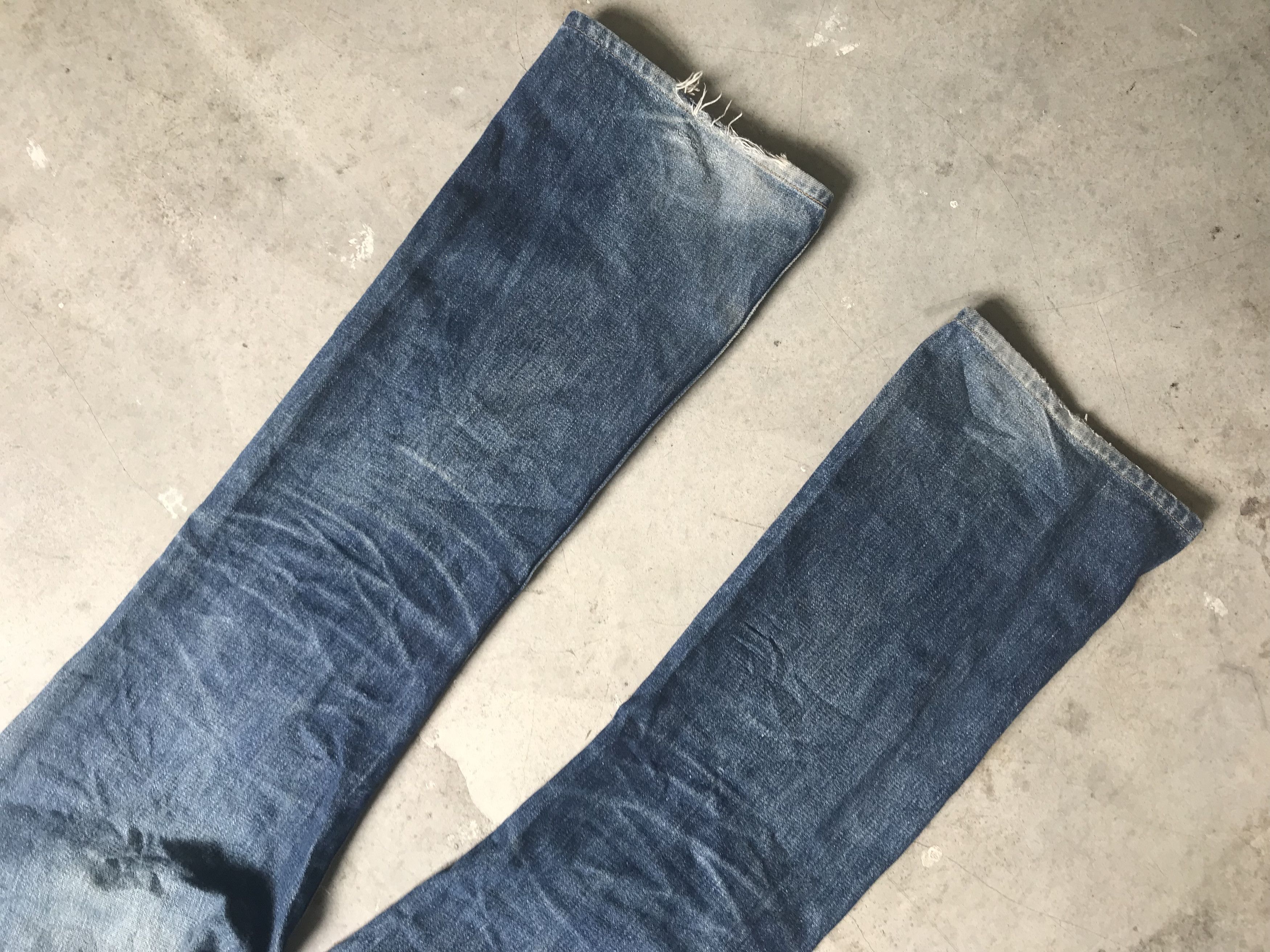 VLEV33 - Vintage 90s Levis 517 USA Distressed Flare Denim