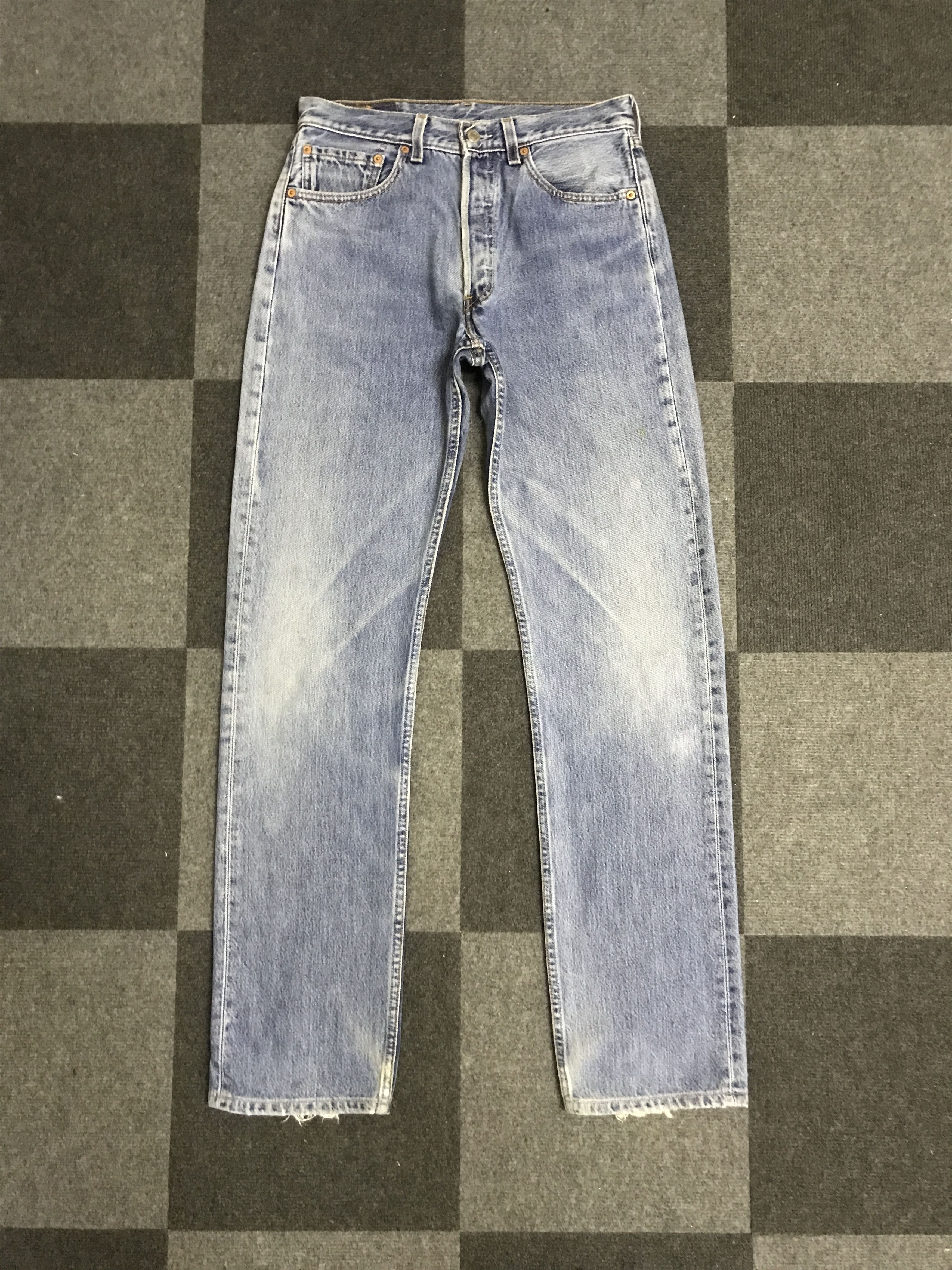 image of Vlev134-Vintage Levis 501 Medium Wash Jeans, Men's (Size 30)