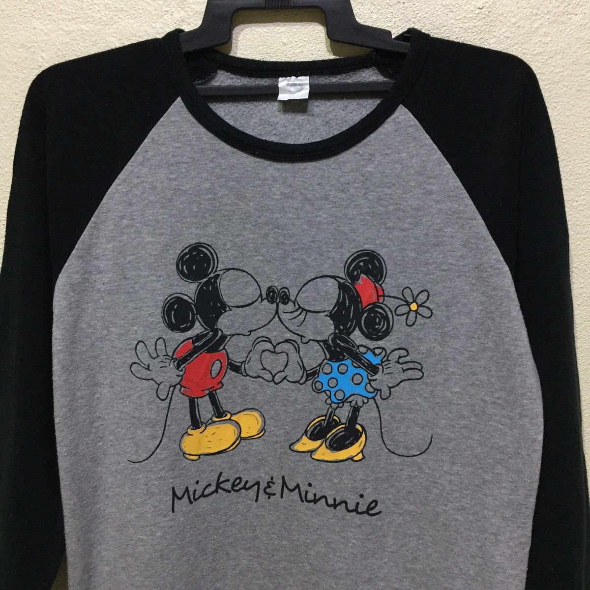 Disney × Vintage Vintage Mickey & Minnie Sweatshirt size L Size US L / EU 52-54 / 3 - 5 Thumbnail