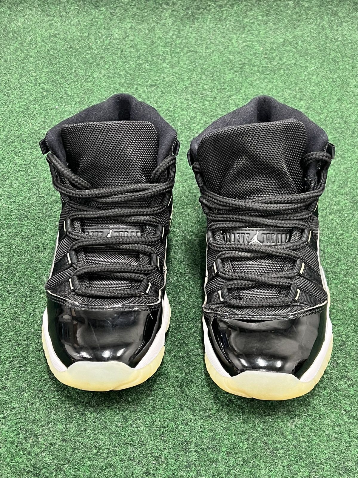 Jordan Brand Air Jordan 11 Retro Jubilee Size US 7 / IT 37 - 2 Thumbnail