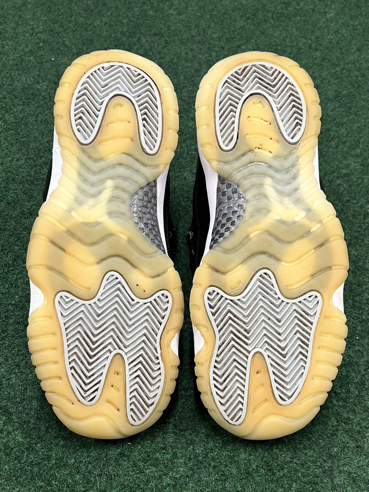 Jordan Brand Air Jordan 11 Retro Jubilee Size US 7 / IT 37 - 6 Thumbnail