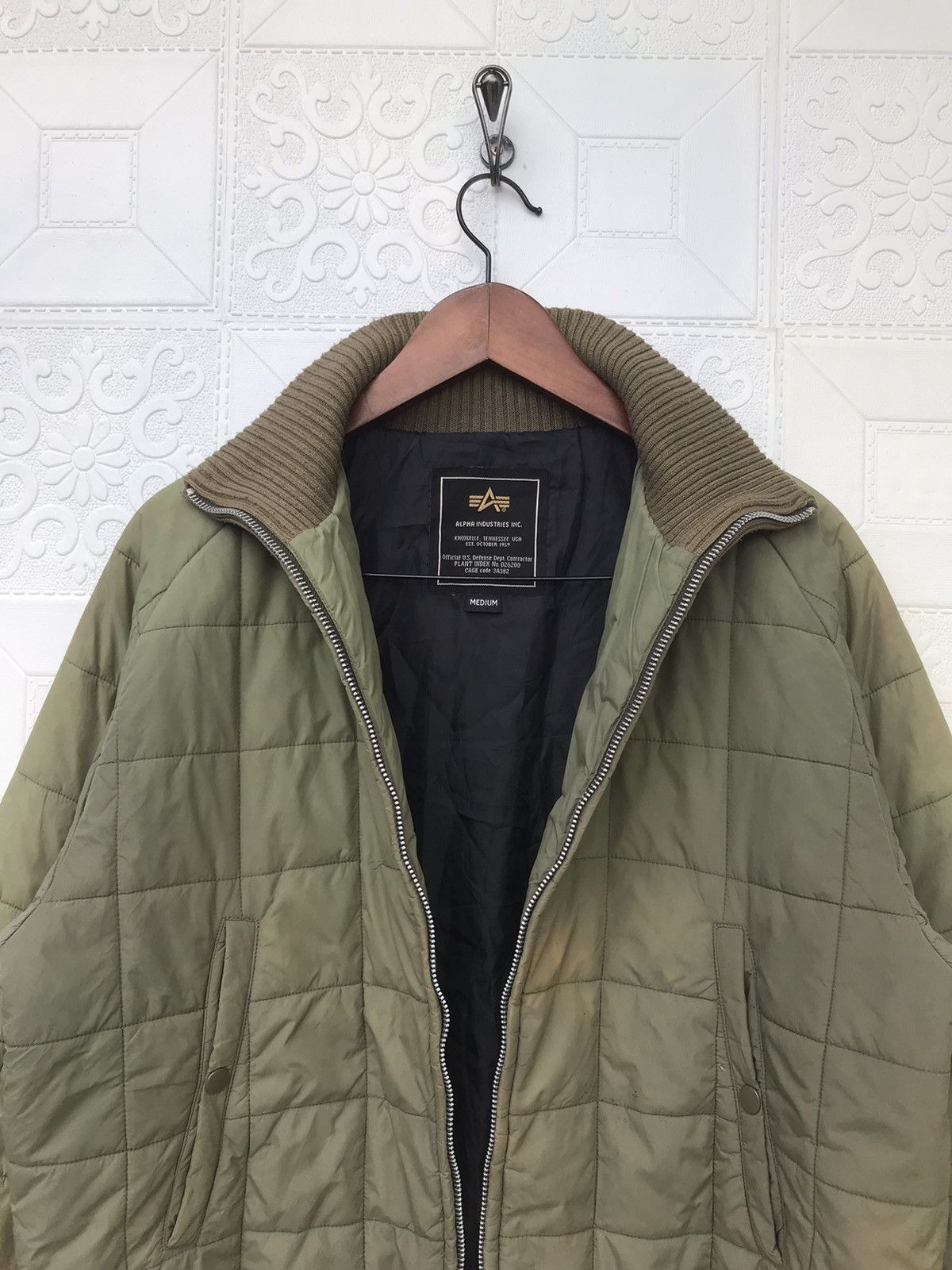 Alpha Industries × Vintage Vintage Alpha Industries Sun Faded Puffer Jacket Size US M / EU 48-50 / 2 - 7 Thumbnail