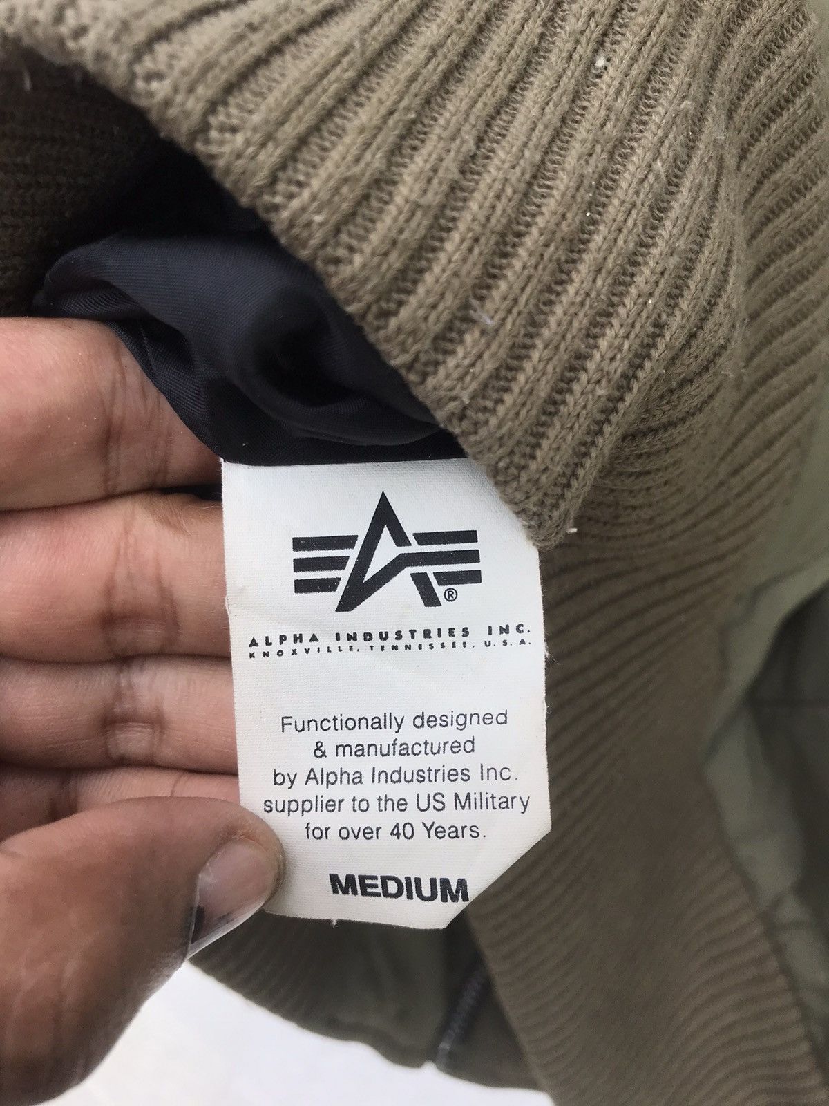 Alpha Industries × Vintage Vintage Alpha Industries Sun Faded Puffer Jacket Size US M / EU 48-50 / 2 - 10 Thumbnail