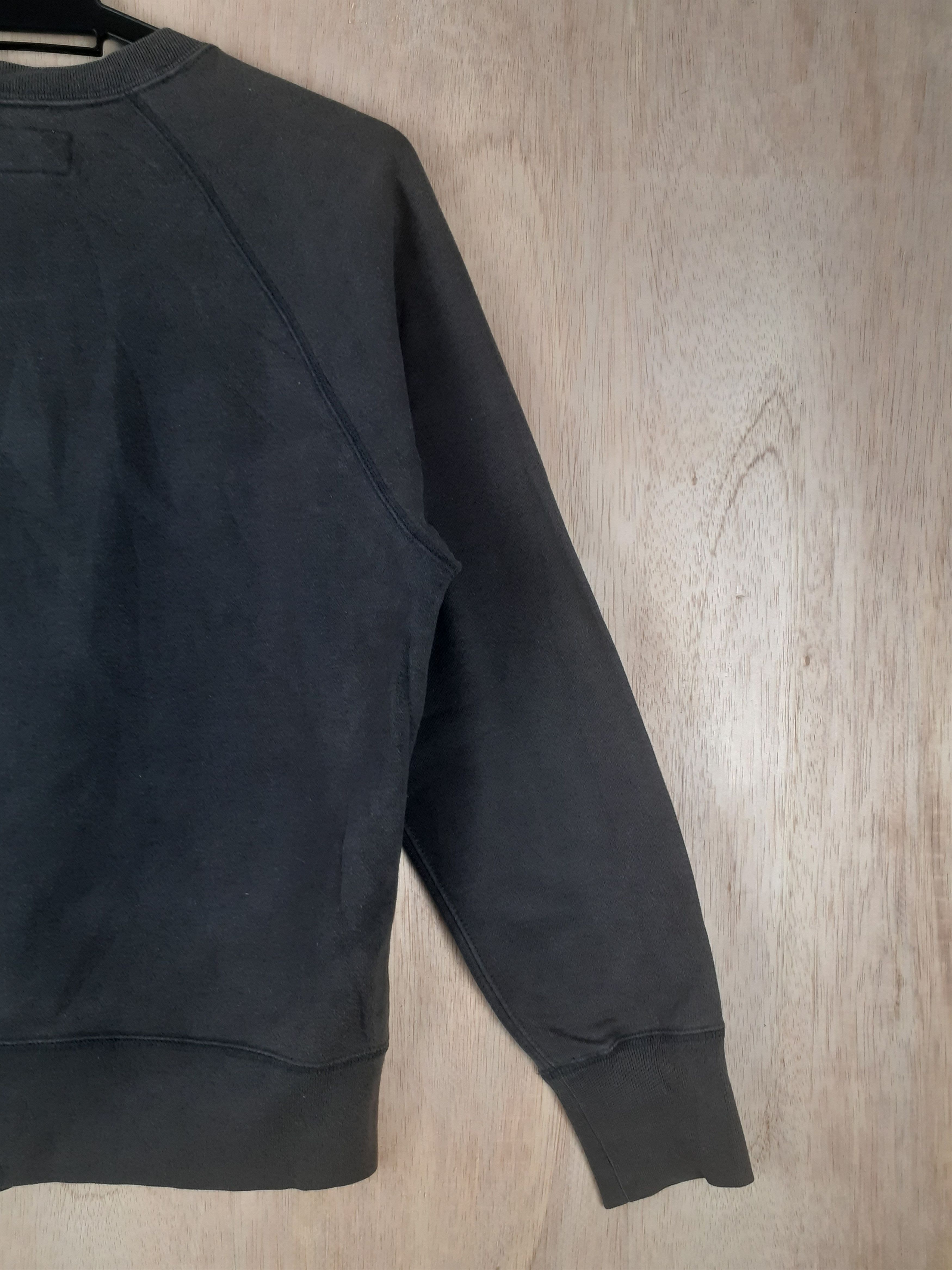 Disney Uniqlo X Mickey Mouse Disney gray sweatshirt #3071 Size US S / EU 44-46 / 1 - 8 Thumbnail