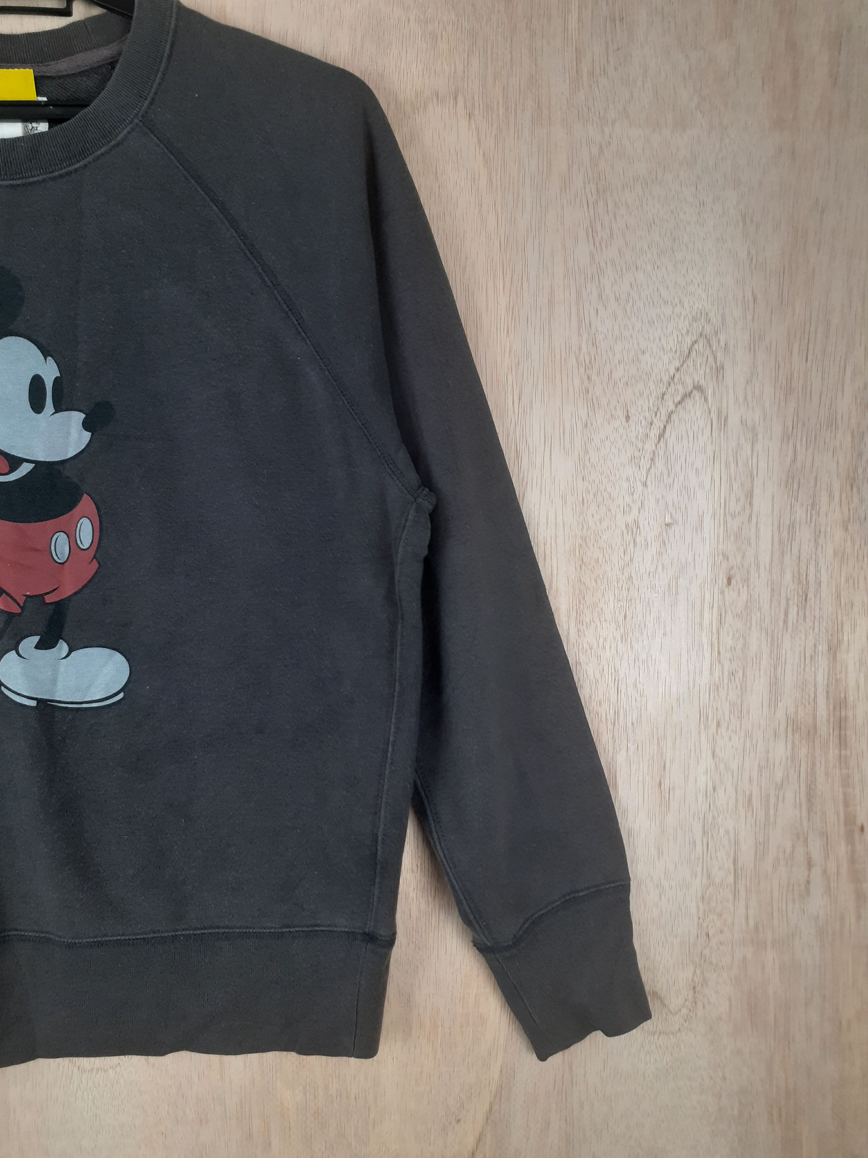 Disney Uniqlo X Mickey Mouse Disney gray sweatshirt #3071 Size US S / EU 44-46 / 1 - 5 Thumbnail