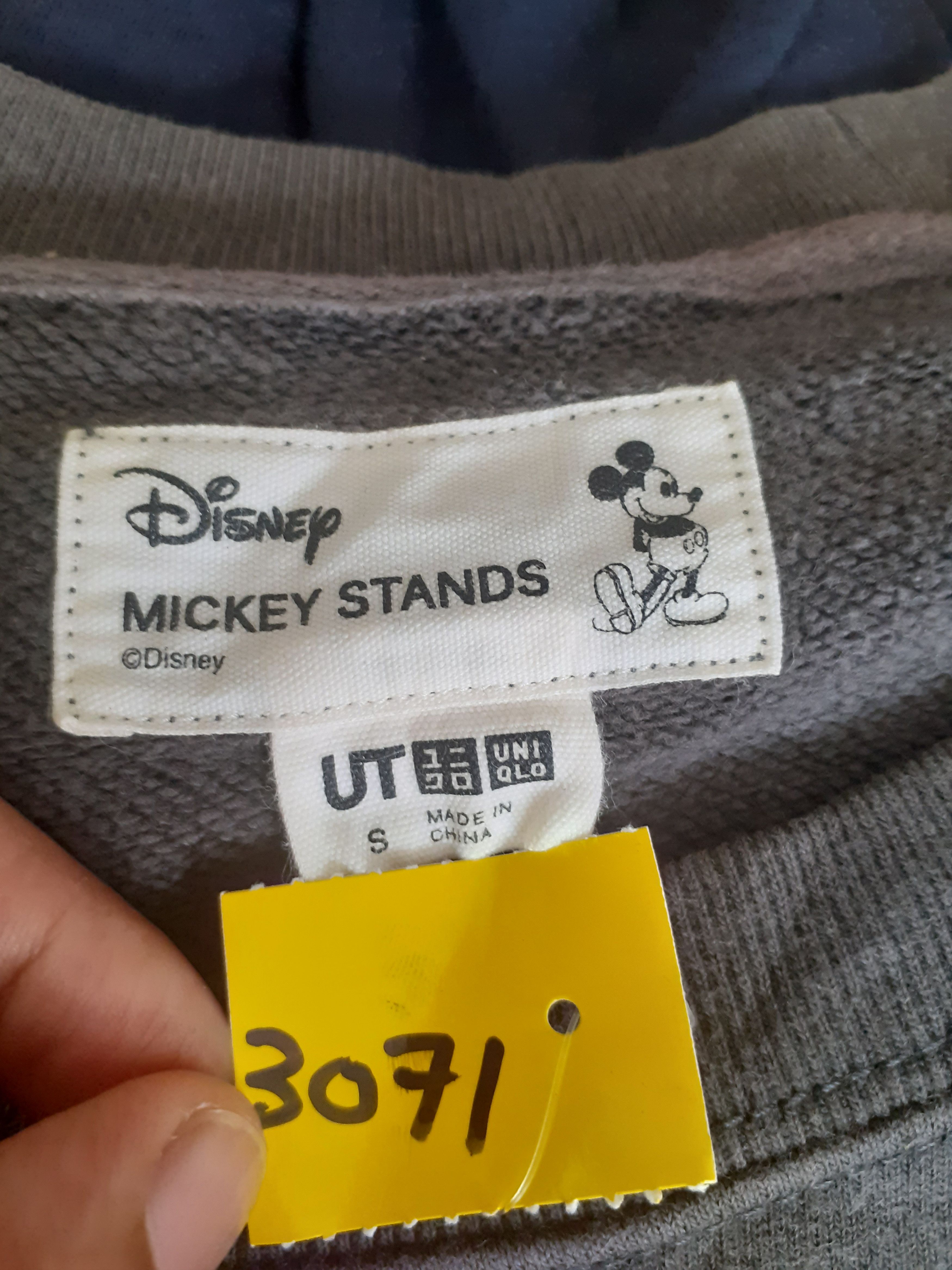 Disney Uniqlo X Mickey Mouse Disney gray sweatshirt #3071 Size US S / EU 44-46 / 1 - 10 Thumbnail