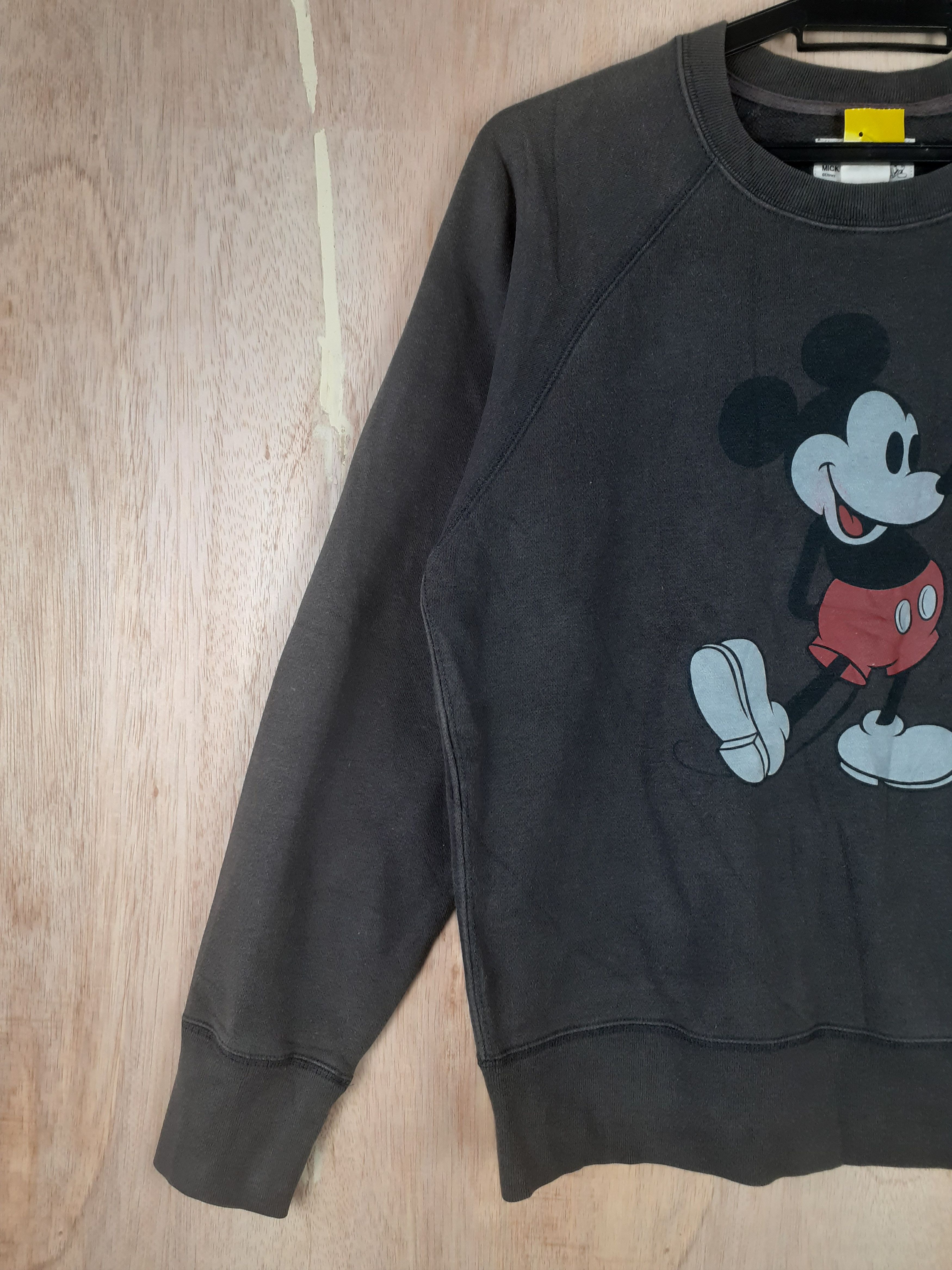 Disney Uniqlo X Mickey Mouse Disney gray sweatshirt #3071 Size US S / EU 44-46 / 1 - 4 Thumbnail