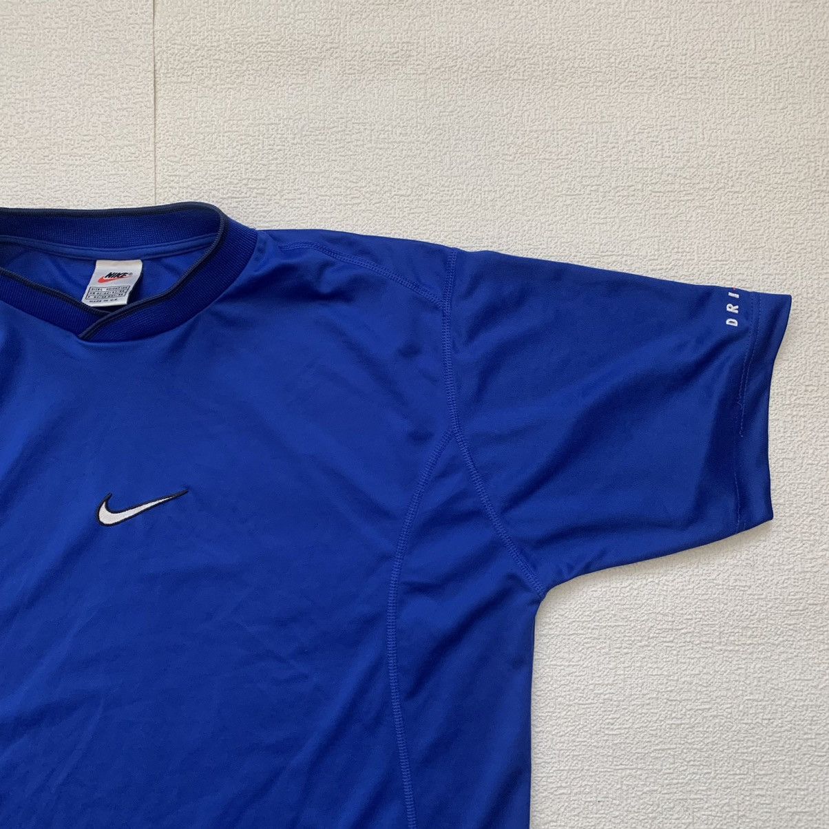 Nike Nike vintage central logo mini swoosh shirt/ jersey Size US L / EU 52-54 / 3 - 4 Thumbnail