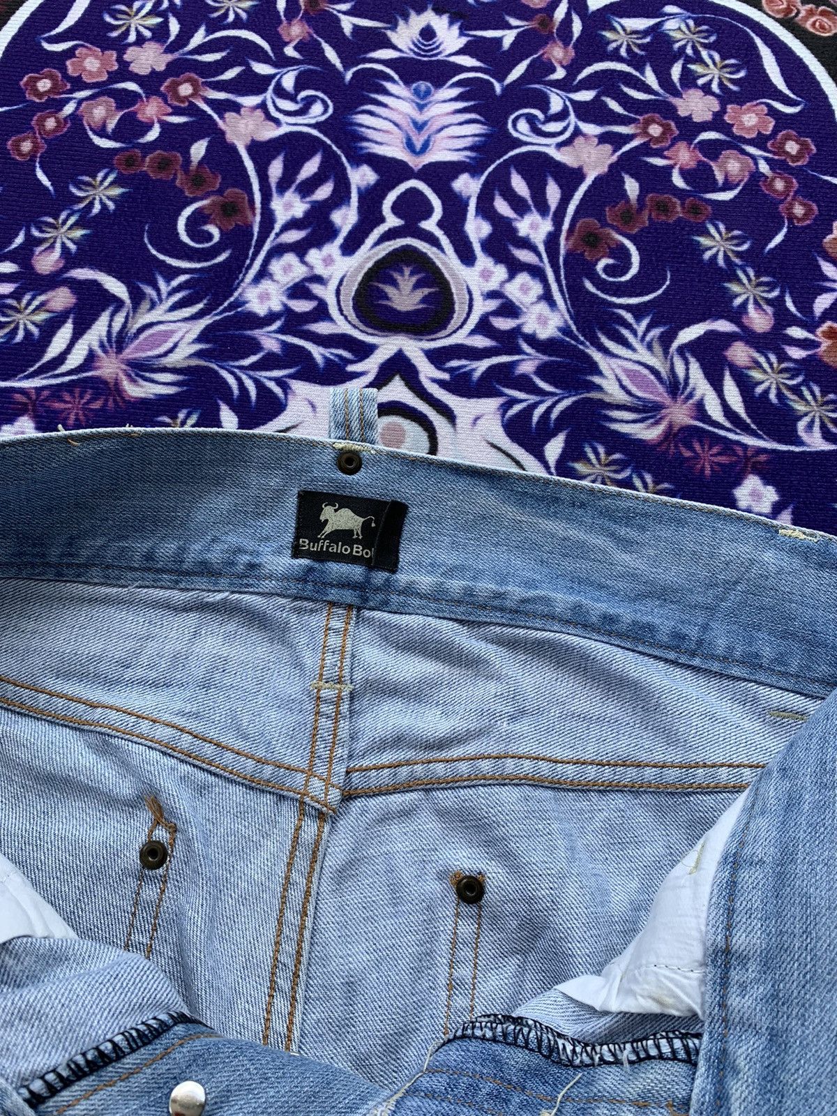 BUFFALO BOBS Vintage Buffalo Bobs X Disney Distressed Denim Size US 32 / EU 48 - 9 Thumbnail