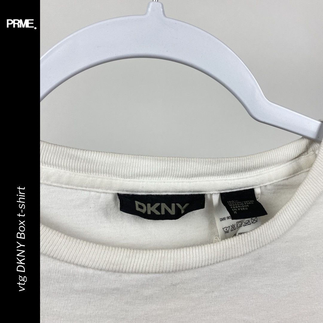 DKNY × Vintage vintage Y2K DKNY Box Logo spellout t-shirt Size US M / EU 48-50 / 2 - 7 Thumbnail