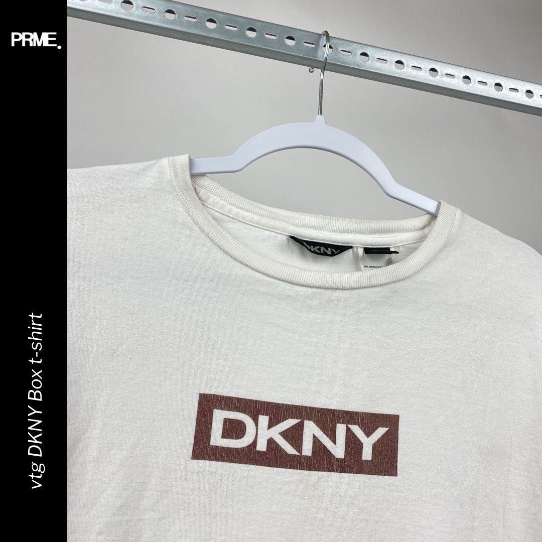 DKNY × Vintage vintage Y2K DKNY Box Logo spellout t-shirt Size US M / EU 48-50 / 2 - 3 Thumbnail