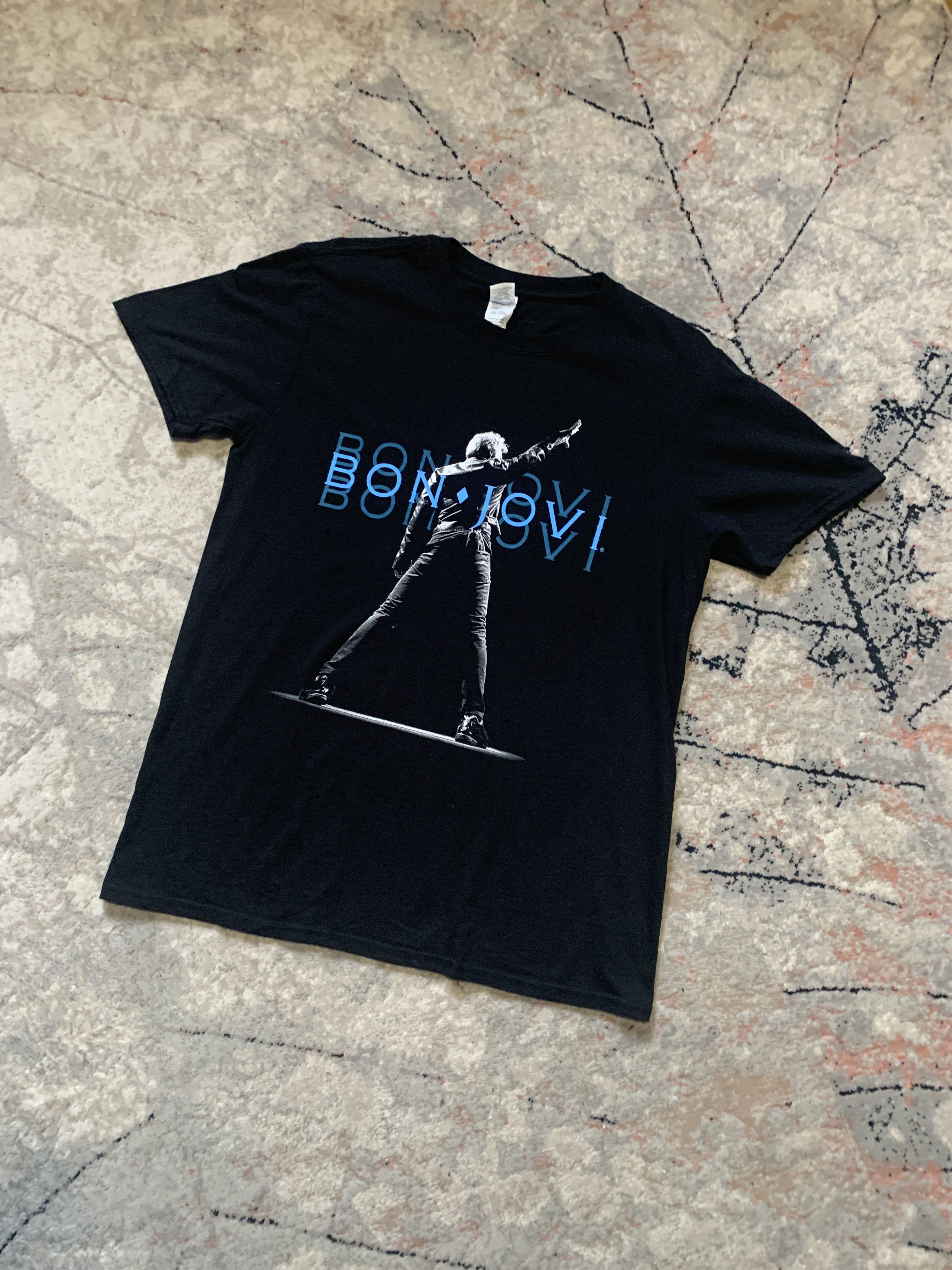 Band Tees Bon Jovi This House Not For Sale 2019 Tour Tee Size US M / EU 48-50 / 2 - 1 Thumbnail