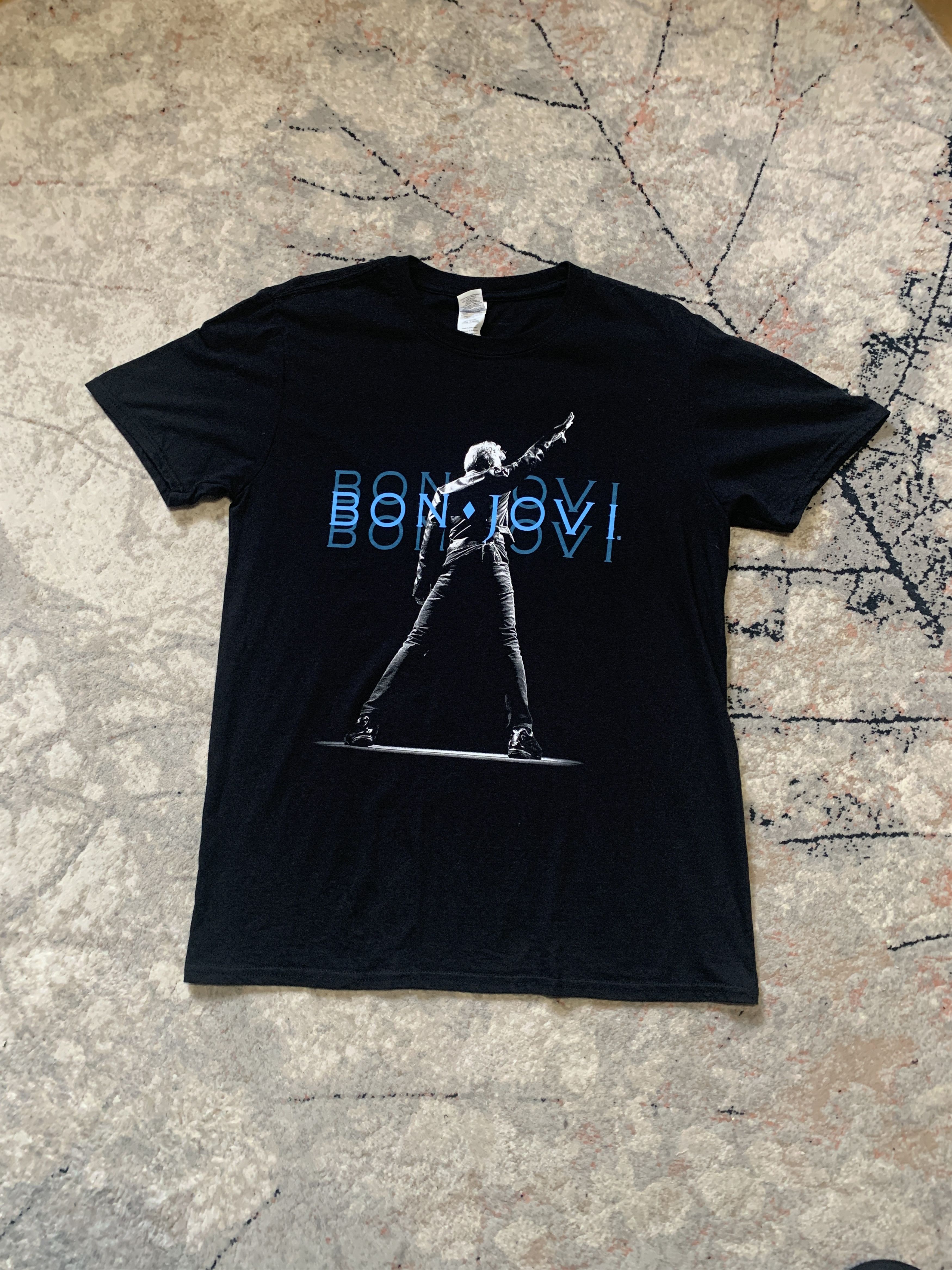 Band Tees Bon Jovi This House Not For Sale 2019 Tour Tee Size US M / EU 48-50 / 2 - 2 Thumbnail
