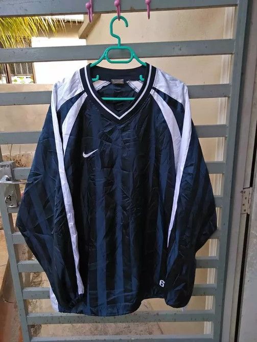 Nike 🔥 CLEARANCE SALES NIKE BIG LOGO OVERSIZED Size US XL / EU 56 / 4 - 2 Thumbnail