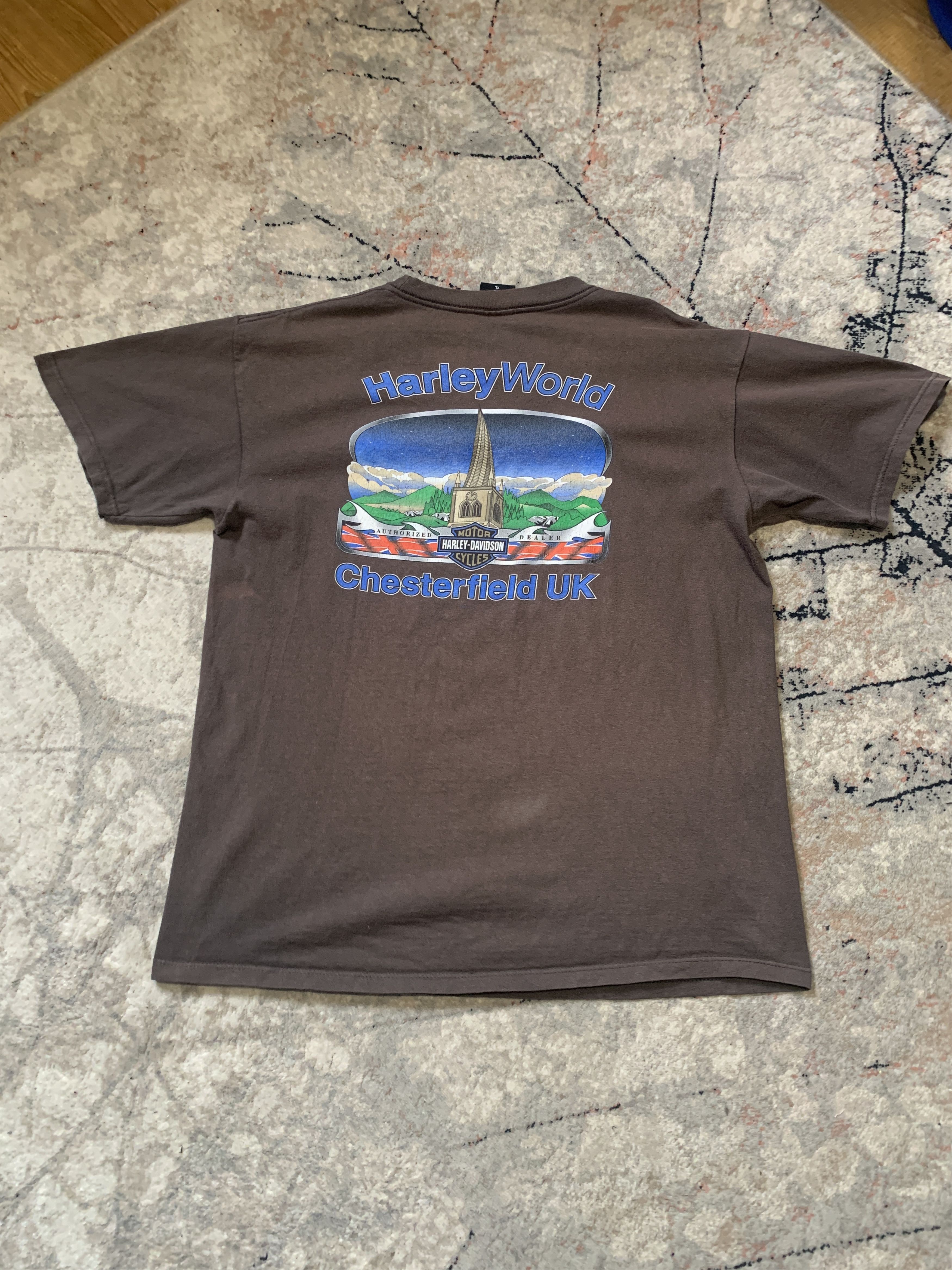Harley Davidson × Vintage Harley-Davidson Chesterfield UK Vintage Made In USA Tee Size US XL / EU 56 / 4 - 1 Thumbnail