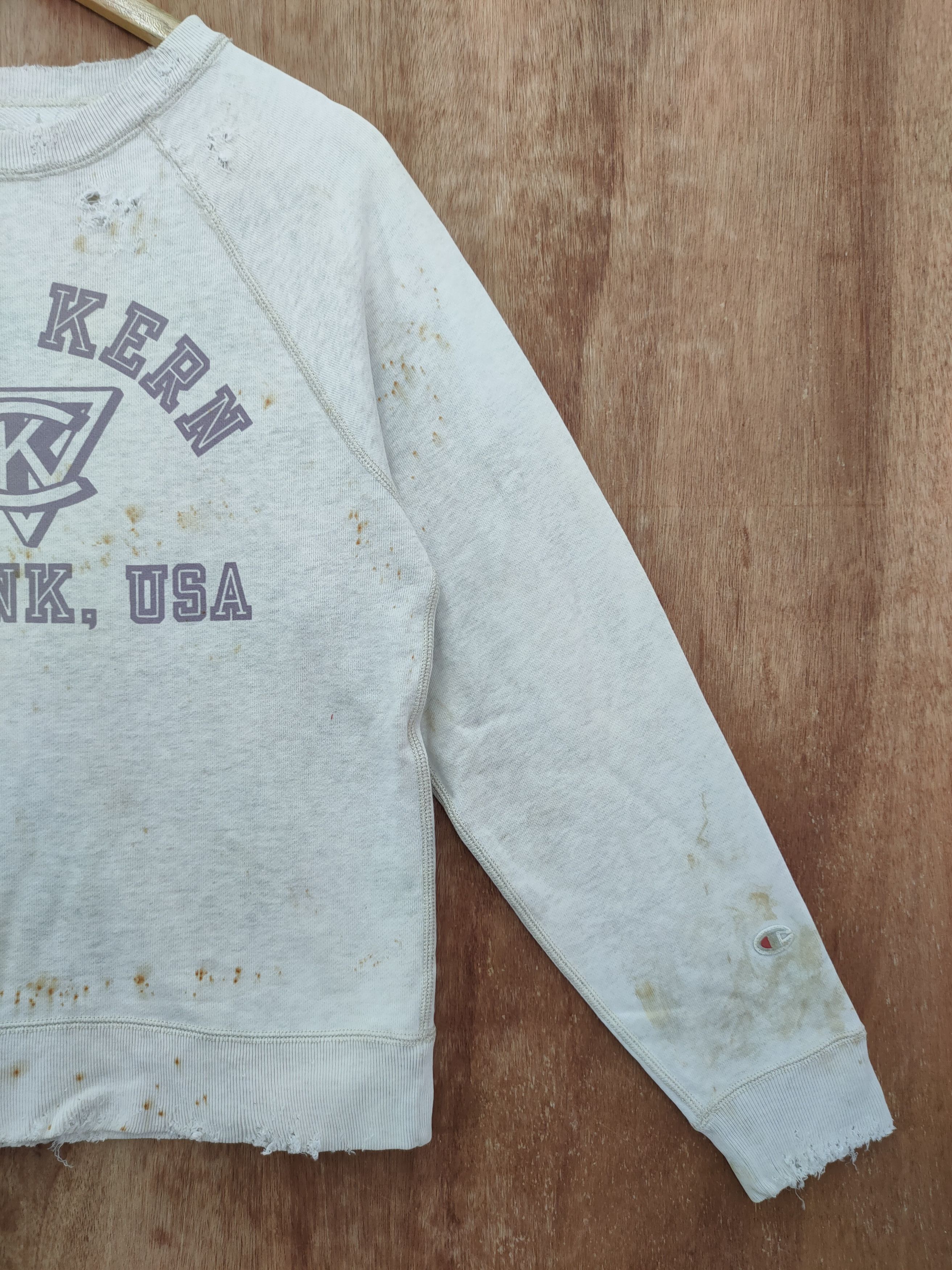 Champion DL Champion Camp Kern USA thrashed worn vintage #46-185 Size US S / EU 44-46 / 1 - 3 Thumbnail
