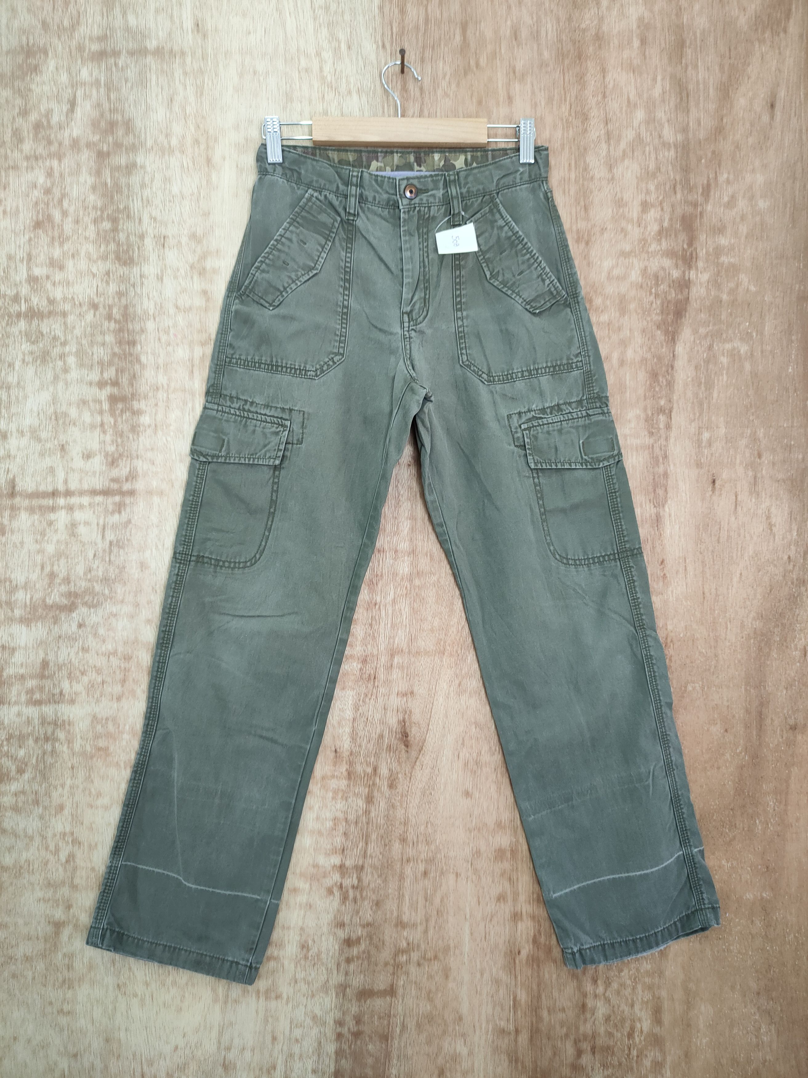 Japanese Brand DL Uniqlo size small green japan cargo pants #508 Size 25" / US 0 / IT 36 - 1 Thumbnail