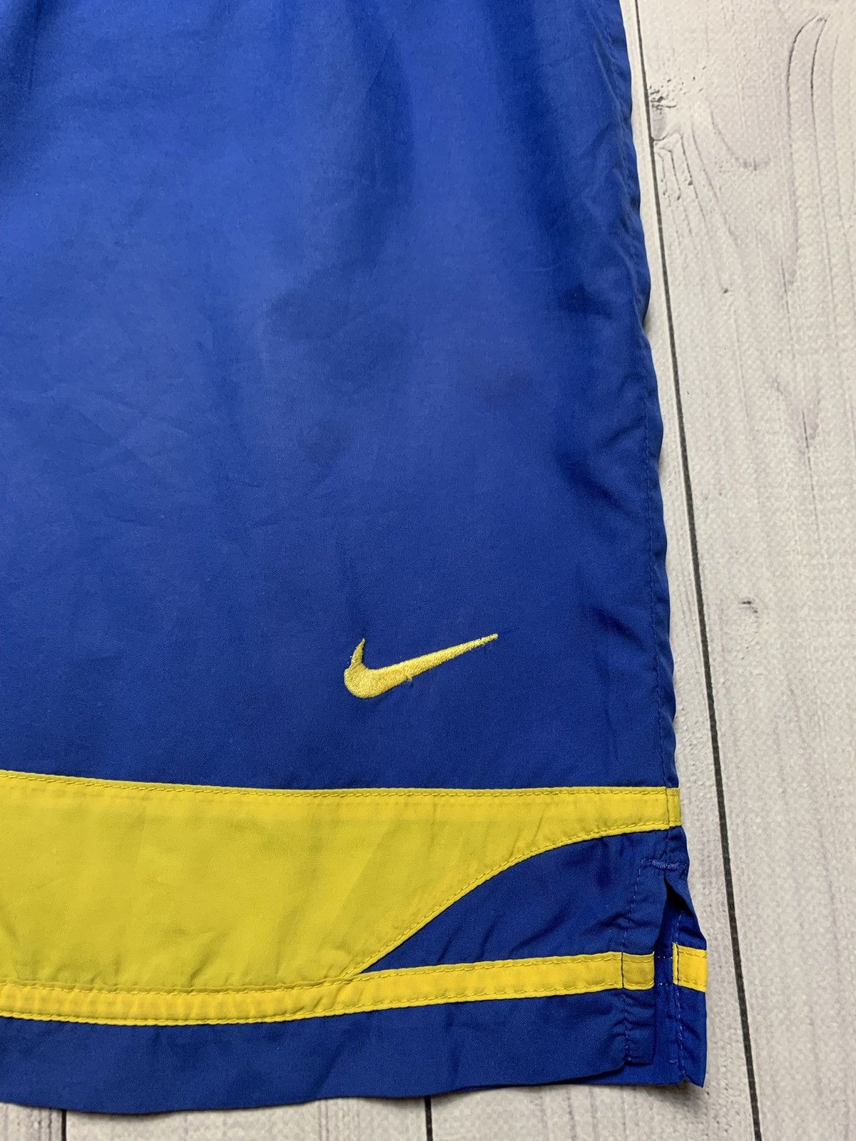 Nike × Vintage Vintage Nike Leeds United soccer shorts size XL Size US 36 / EU 52 - 2 Thumbnail