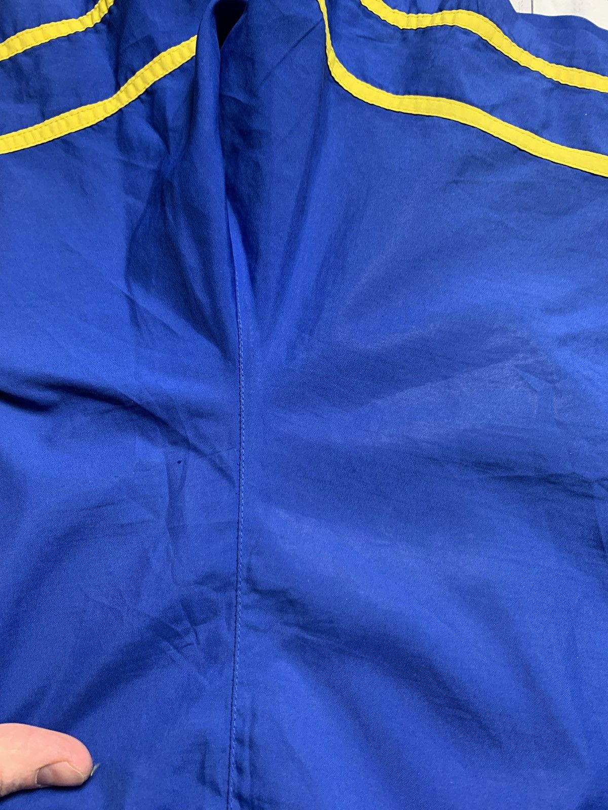 Nike × Vintage Vintage Nike Leeds United soccer shorts size XL Size US 36 / EU 52 - 6 Thumbnail