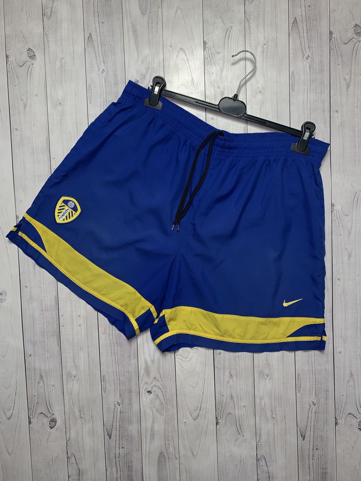 Nike × Vintage Vintage Nike Leeds United soccer shorts size XL Size US 36 / EU 52 - 1 Thumbnail