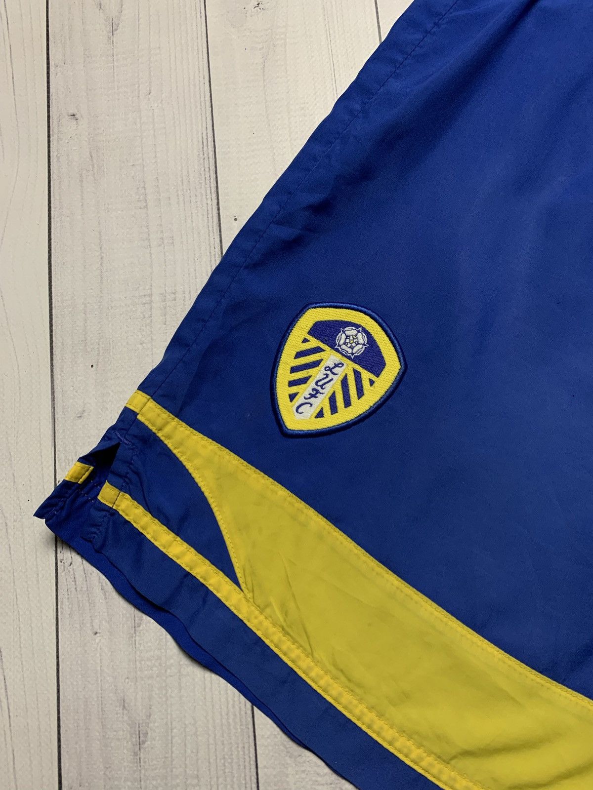 Nike × Vintage Vintage Nike Leeds United soccer shorts size XL Size US 36 / EU 52 - 3 Thumbnail