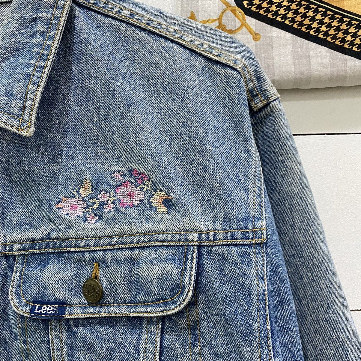 Lee Vintage Lee Floral Embroidered Women Cropped Denim Jacket Size US S / EU 44-46 / 1 - 5 Thumbnail