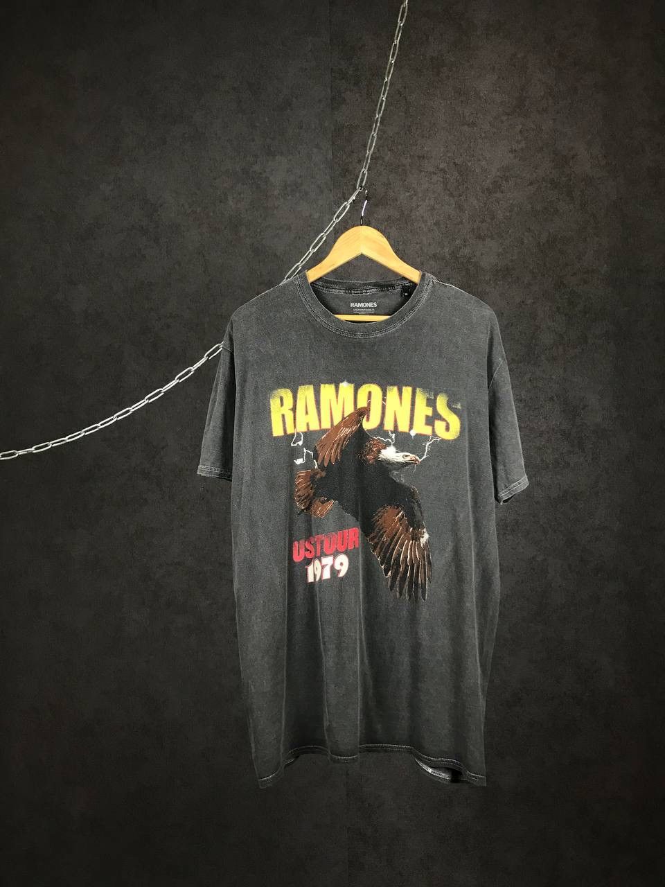 Band Tees Ramones vintage rock band tee Size US XL / EU 56 / 4 - 1 Thumbnail
