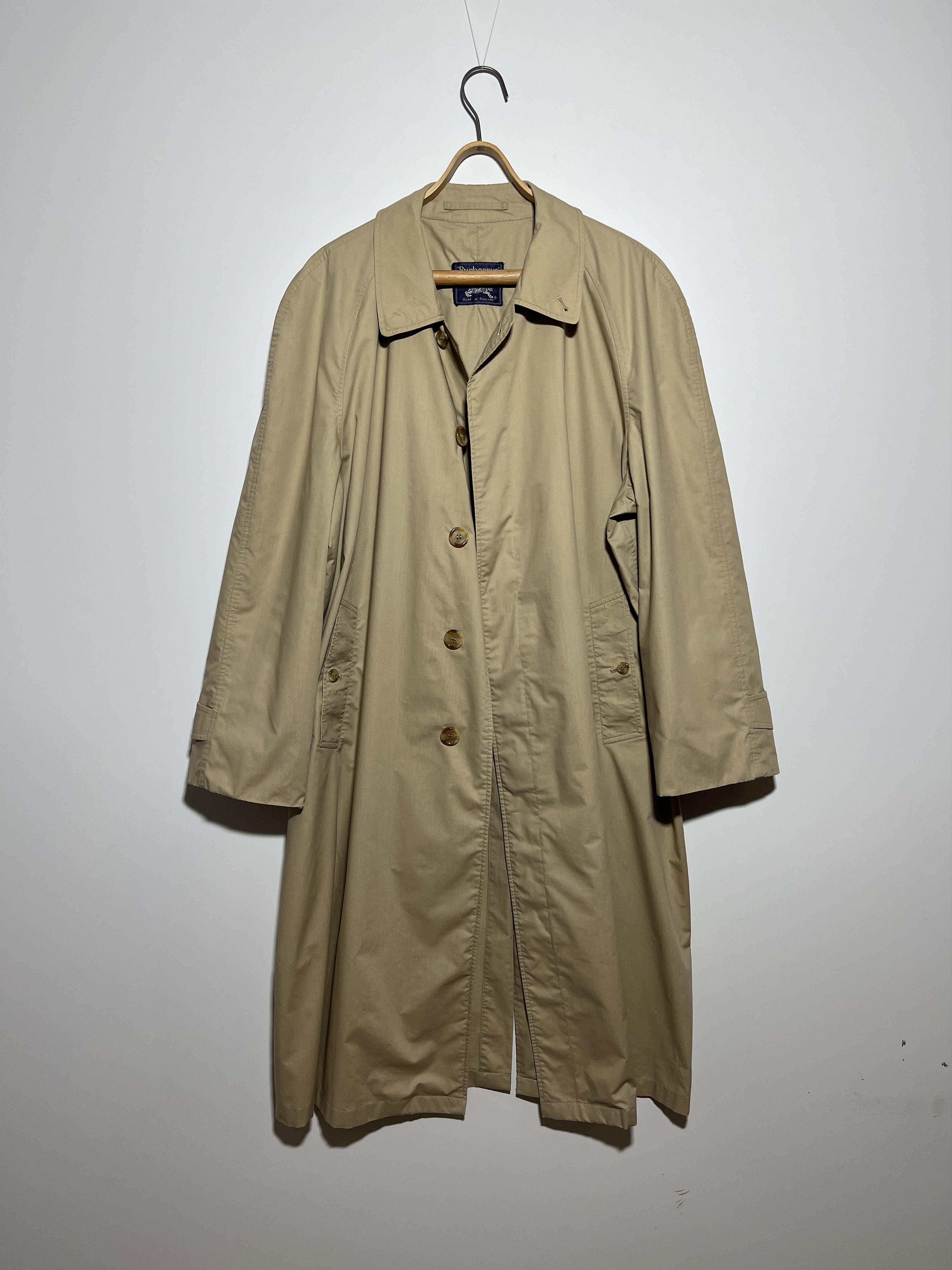 Burberry × Vintage Vintage 90s Burberrys Beige Trench Coat Size XL Size US XL / EU 56 / 4 - 1 Thumbnail