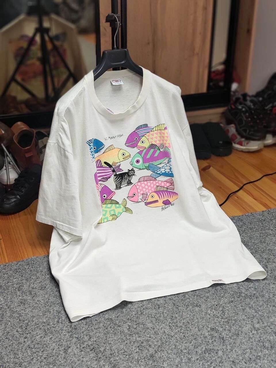 Vintage Vintage 90's Crazy Shirts Hawaii So many Fish USA T Shirt Size US XL / EU 56 / 4 - 20 Thumbnail