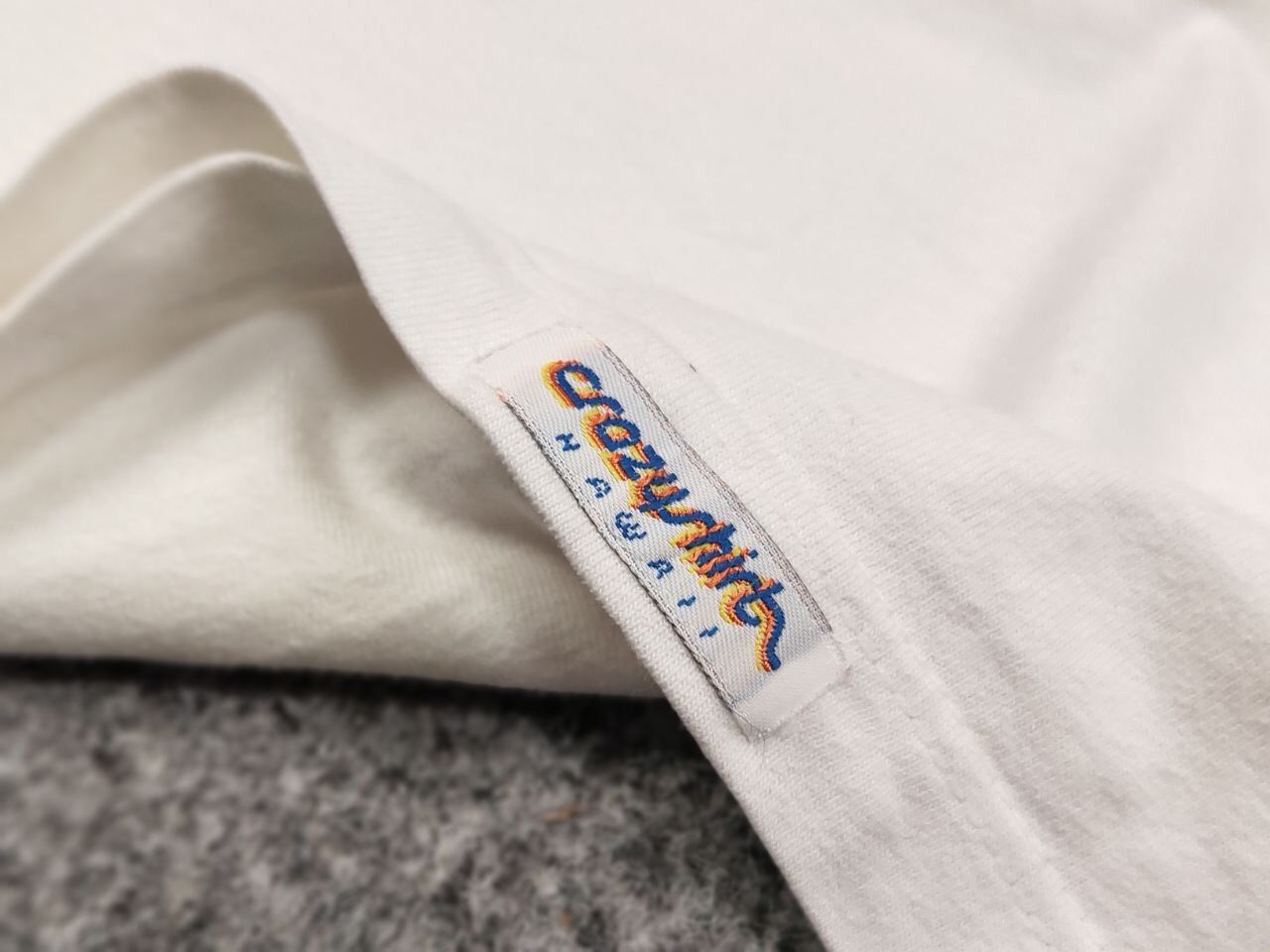 Vintage Vintage 90's Crazy Shirts Hawaii So many Fish USA T Shirt Size US XL / EU 56 / 4 - 14 Thumbnail