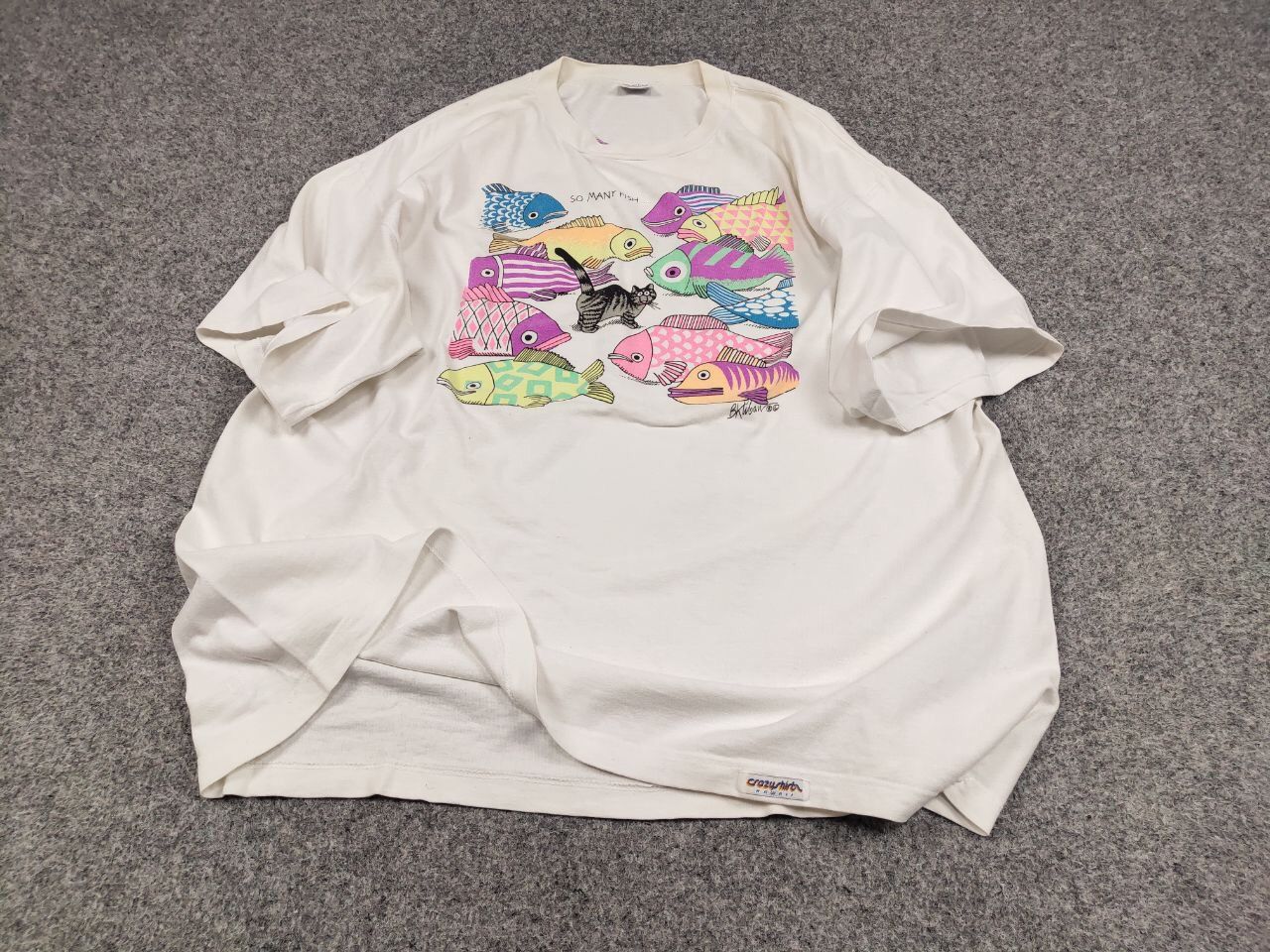 Vintage Vintage 90's Crazy Shirts Hawaii So many Fish USA T Shirt Size US XL / EU 56 / 4 - 2 Thumbnail