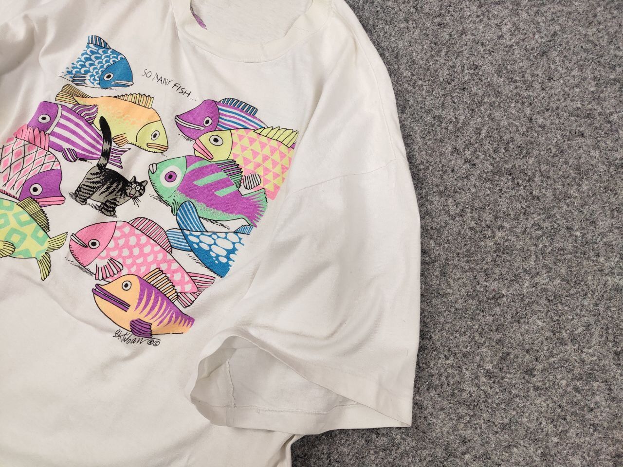 Vintage Vintage 90's Crazy Shirts Hawaii So many Fish USA T Shirt Size US XL / EU 56 / 4 - 4 Thumbnail
