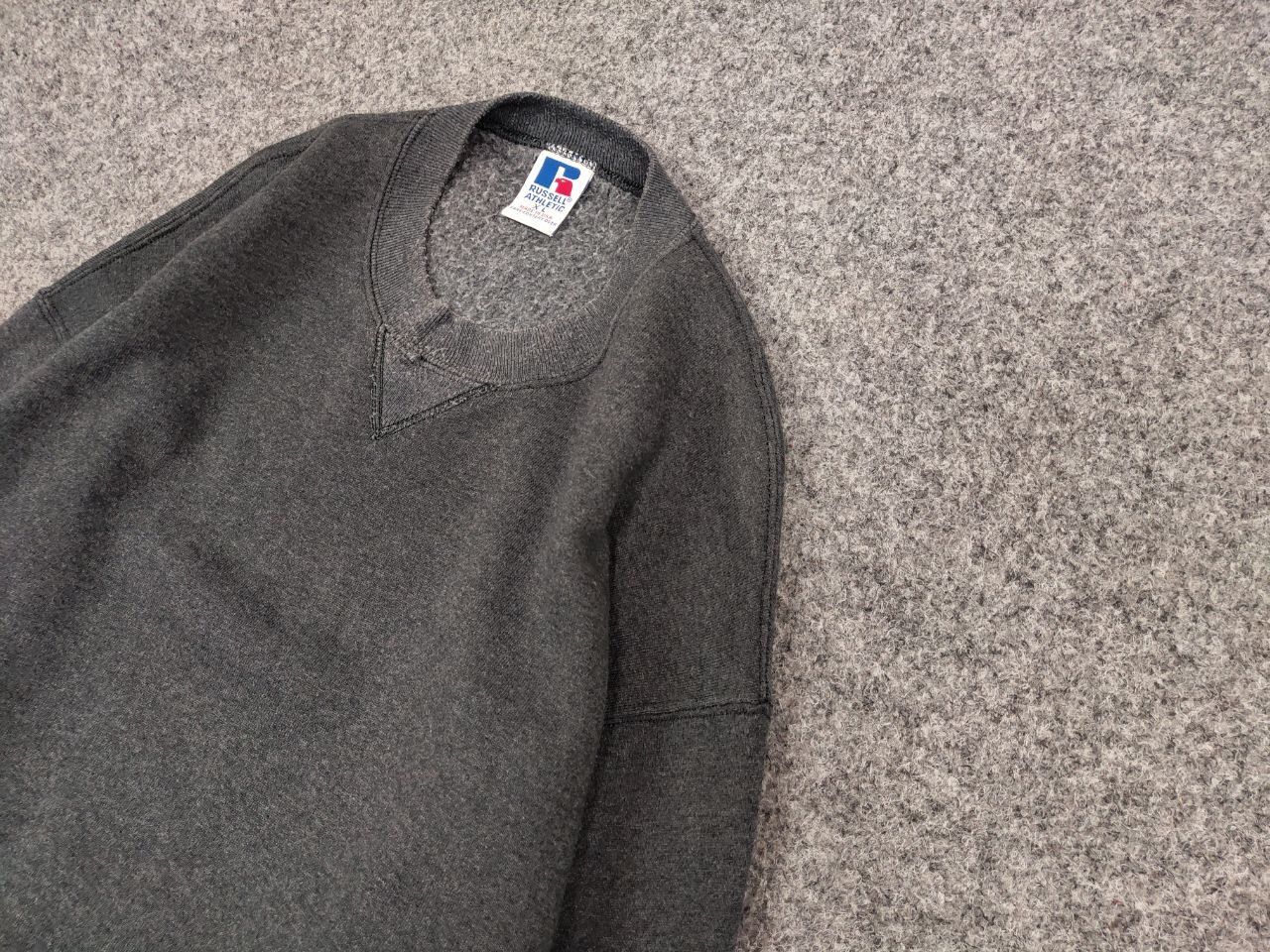 Russell Athletic Vintage 90's Russell Athletic USA Blank Crewneck Sweatshirt Size US XL / EU 56 / 4 - 4 Thumbnail