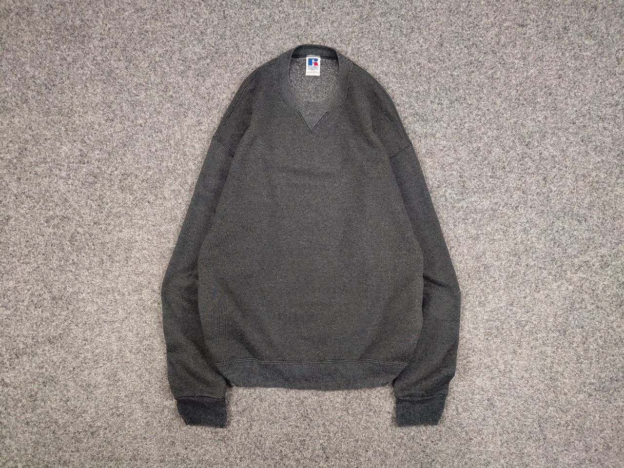 Russell Athletic Vintage 90's Russell Athletic USA Blank Crewneck Sweatshirt Size US XL / EU 56 / 4 - 1 Thumbnail