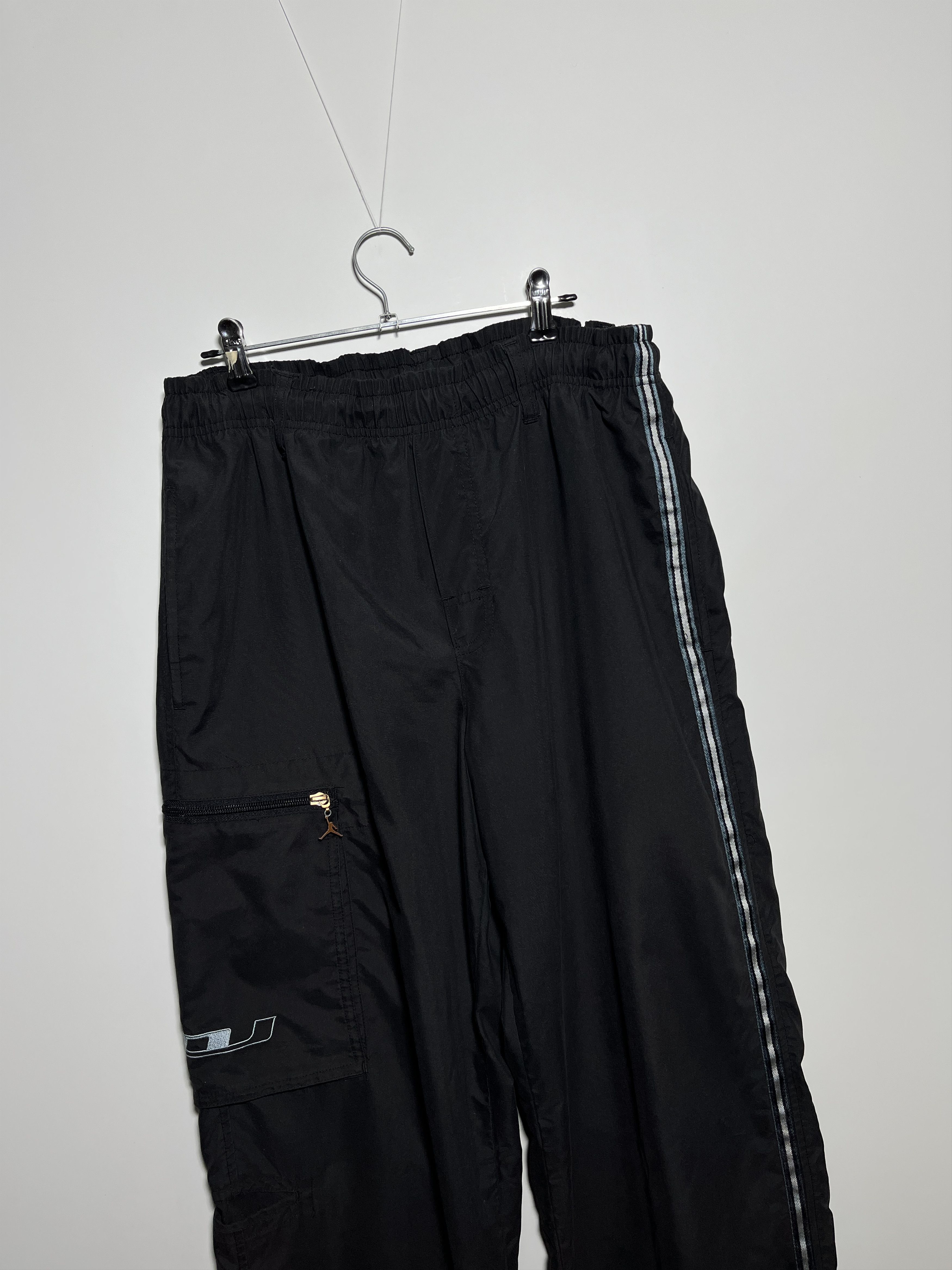 Jordan Brand × Nike × Vintage Vintage 90s Nike Air Jordan Cargo Pocket Baggy Track Pants Size US 34 / EU 50 - 3 Thumbnail