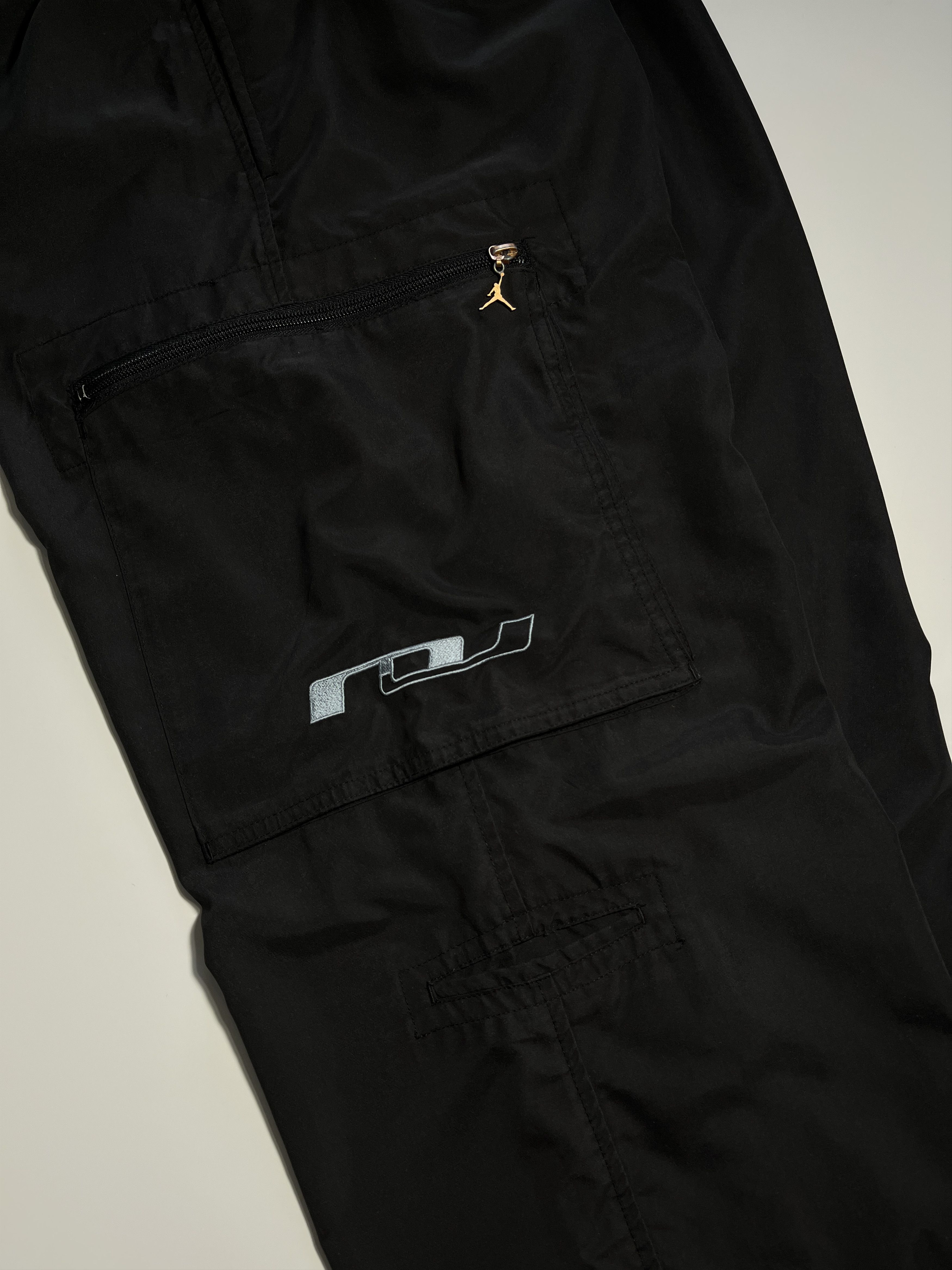 Jordan Brand × Nike × Vintage Vintage 90s Nike Air Jordan Cargo Pocket Baggy Track Pants Size US 34 / EU 50 - 10 Thumbnail