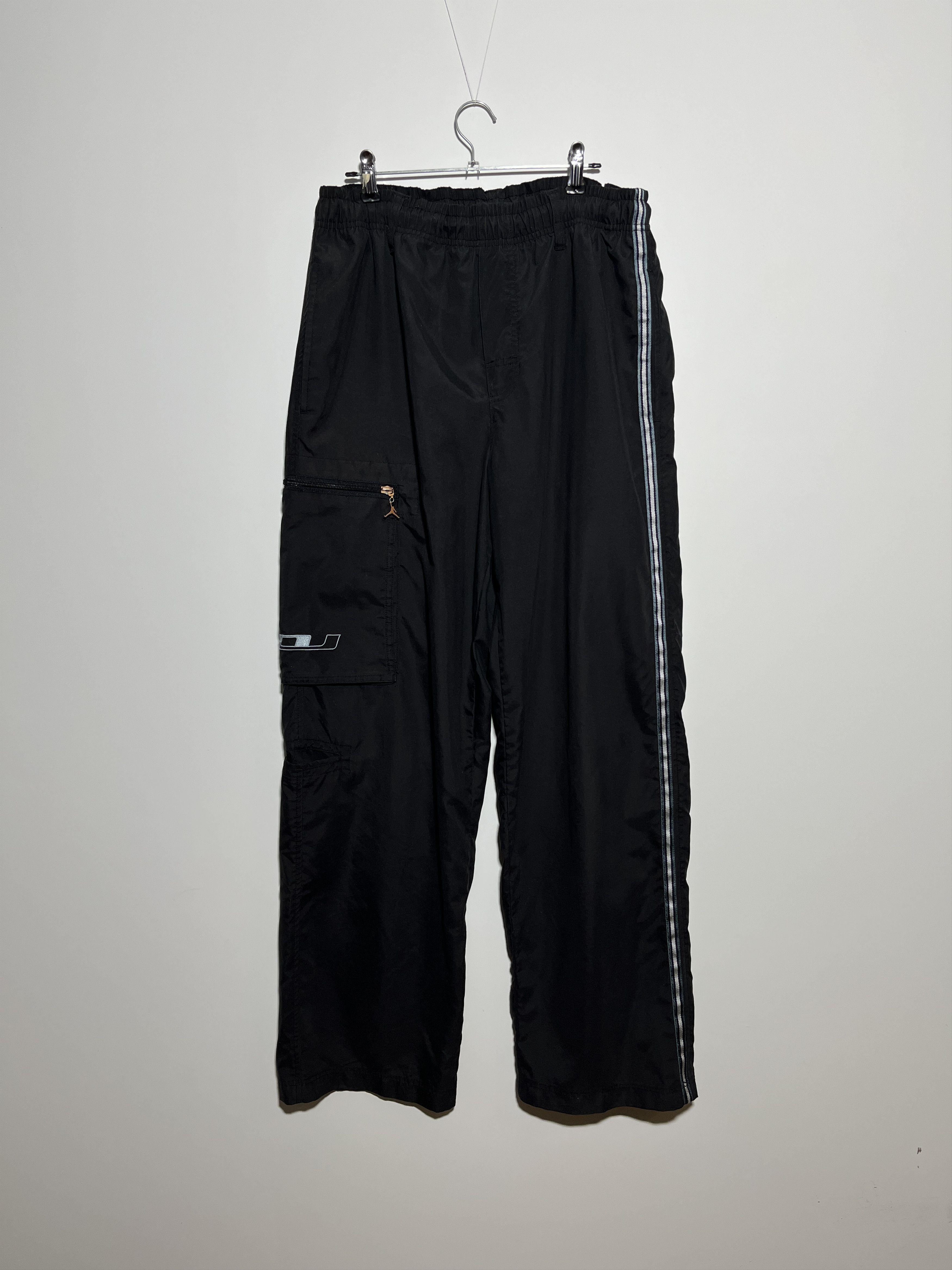 Jordan Brand × Nike × Vintage Vintage 90s Nike Air Jordan Cargo Pocket Baggy Track Pants Size US 34 / EU 50 - 1 Thumbnail