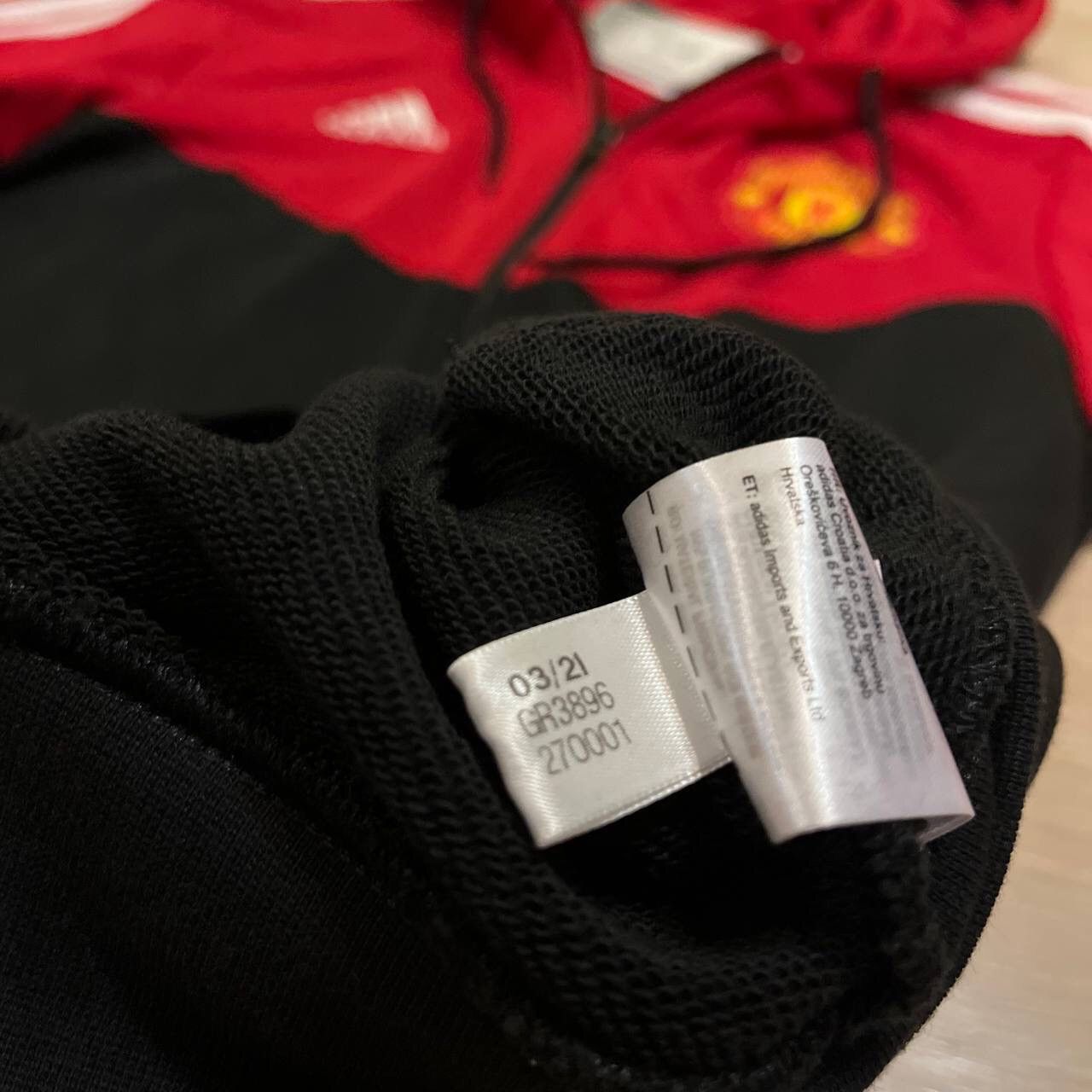 Adidas MANCHESTER UNITED ADIDAS 2021/2023 FOOTBALL ZIP HOODIE Size US M / EU 48-50 / 2 - 8 Thumbnail