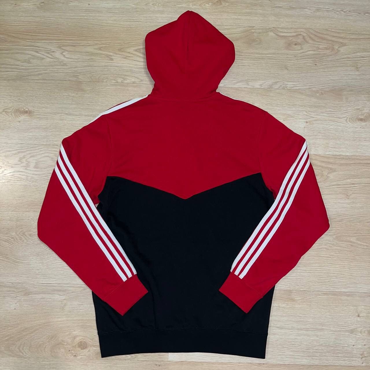 Adidas MANCHESTER UNITED ADIDAS 2021/2023 FOOTBALL ZIP HOODIE Size US M / EU 48-50 / 2 - 6 Thumbnail