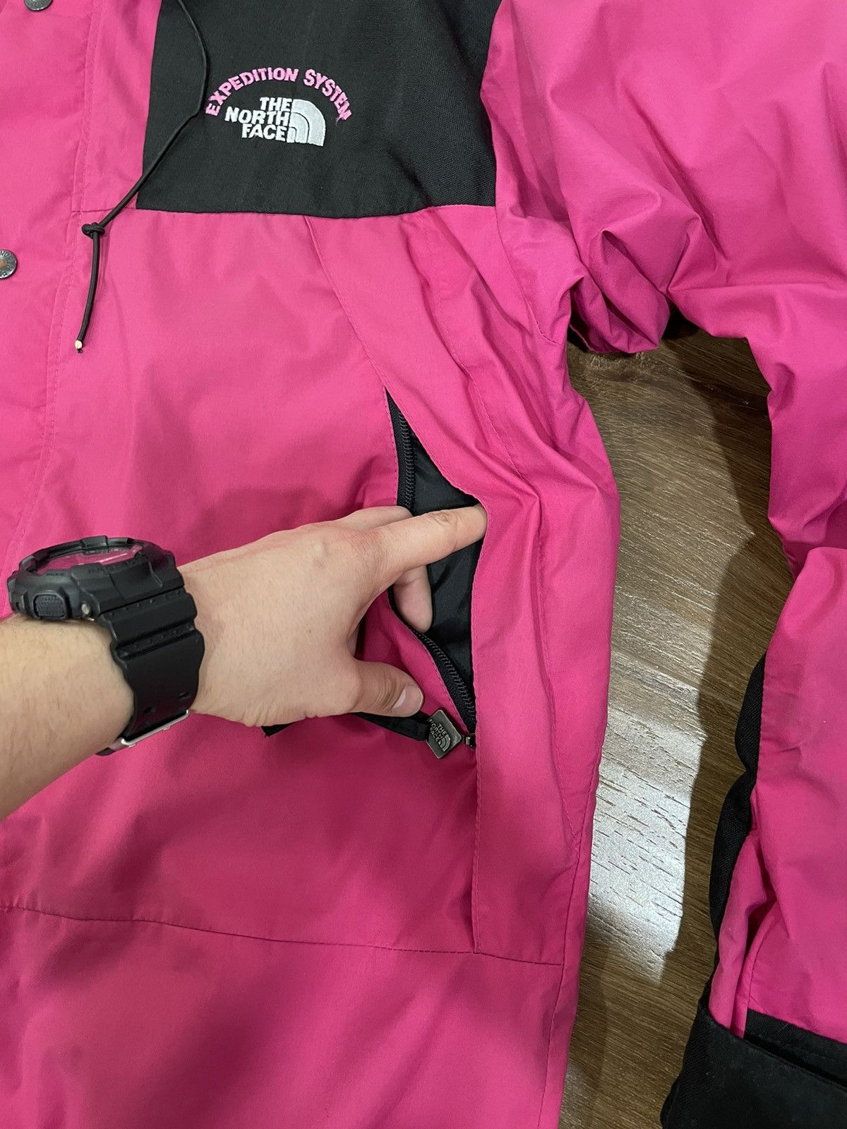The North Face Vintage The North Face 90’s Gore-Tex Fabric Mountain Jacket Size US L / EU 52-54 / 3 - 7 Thumbnail