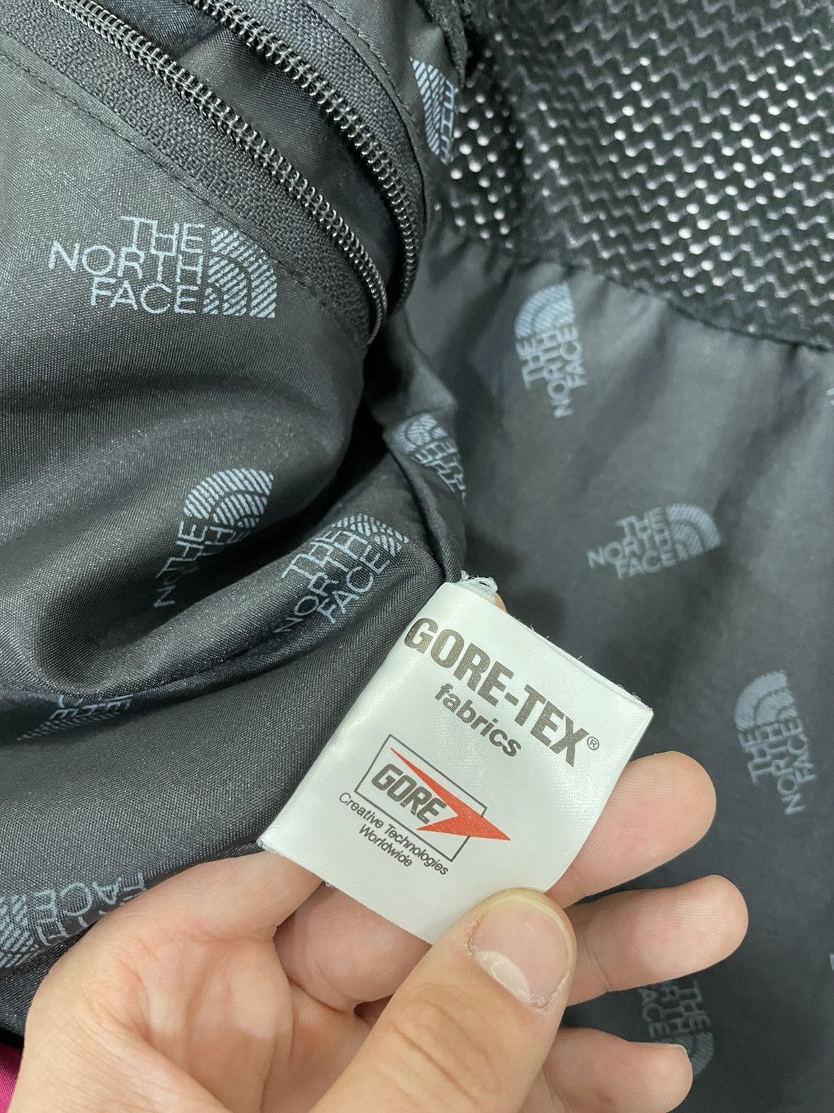 The North Face Vintage The North Face 90’s Gore-Tex Fabric Mountain Jacket Size US L / EU 52-54 / 3 - 13 Thumbnail