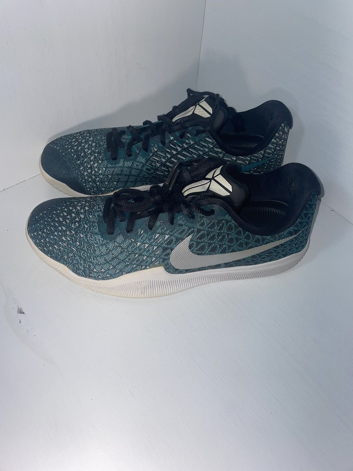 mint green kobe