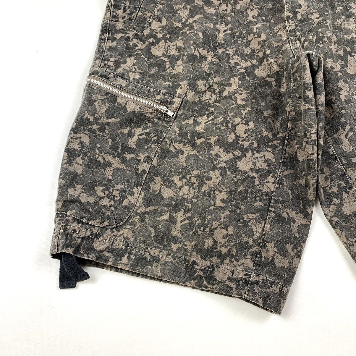 Nike Rare! 90’s Vintage Nike Cargo Shorts Metal Logo Travis Scott Size US 32 / EU 48 - 6 Thumbnail