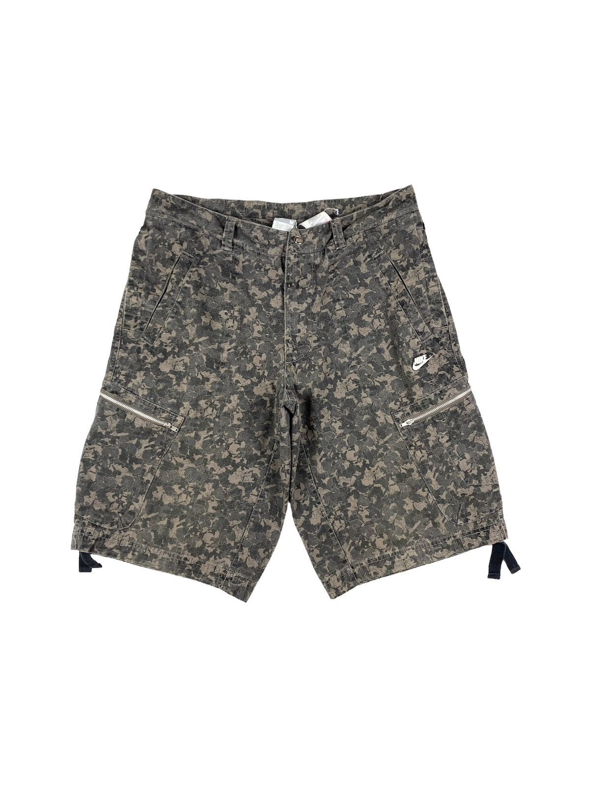 Nike Rare! 90’s Vintage Nike Cargo Shorts Metal Logo Travis Scott Size US 32 / EU 48 - 1 Thumbnail