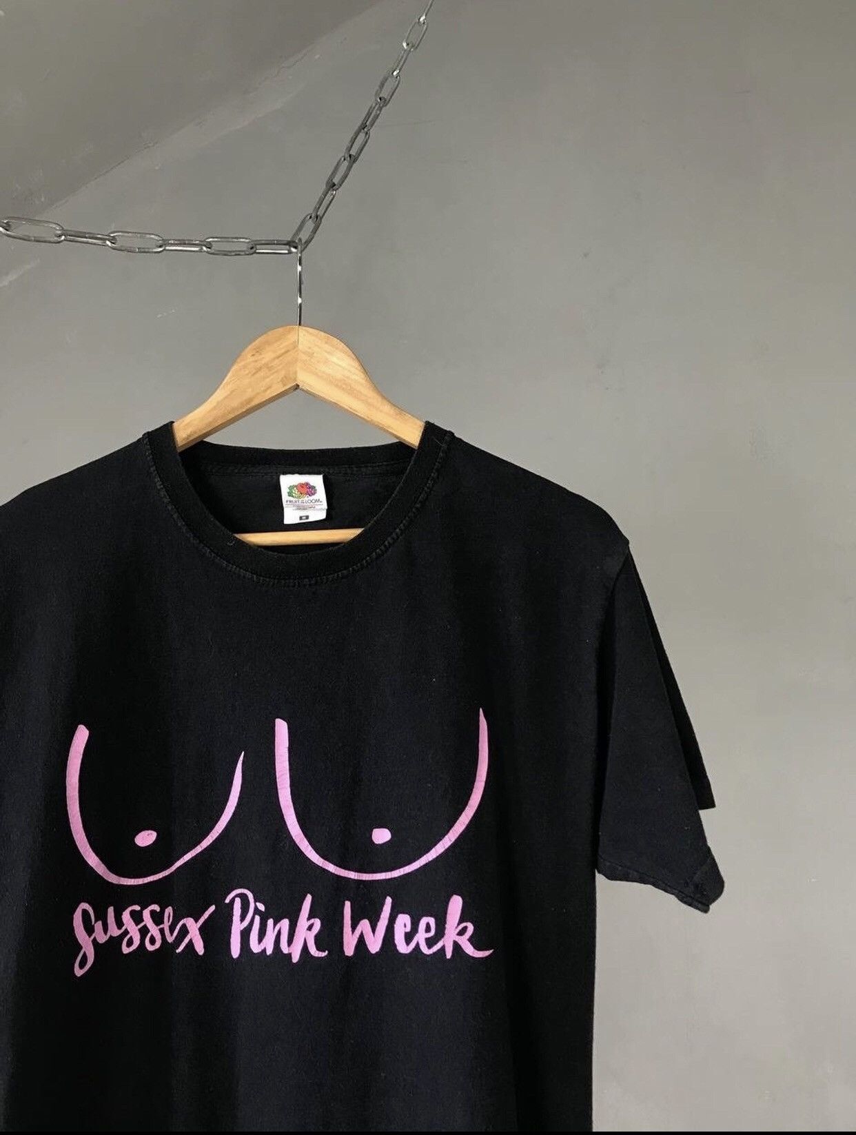 Other Sussex Pink Week vintage other tee Size US M / EU 48-50 / 2 - 2 Thumbnail