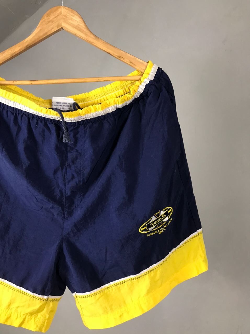 Reebok Vintage Reebok Nylon Short Size US 34 / EU 50 - 2 Thumbnail